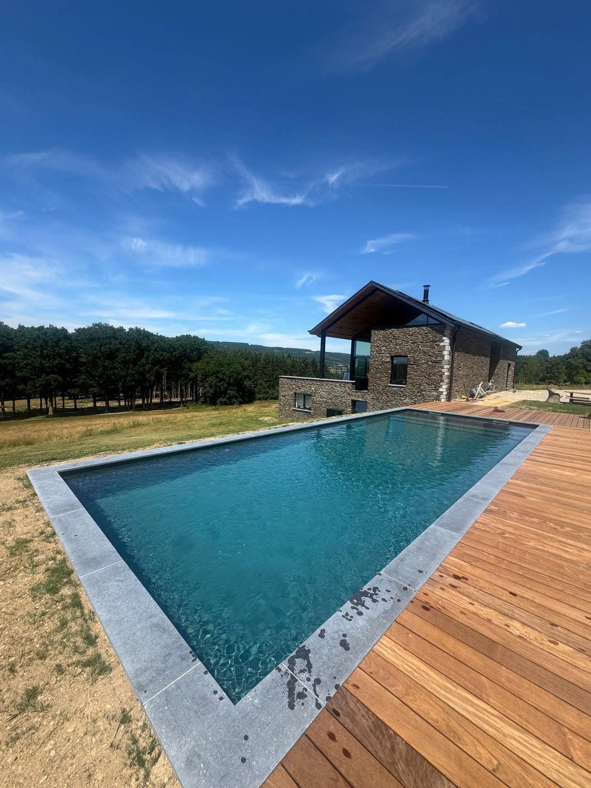 Construction de piscine sur mesure à Waremme, Hannut, Huy et Liège
