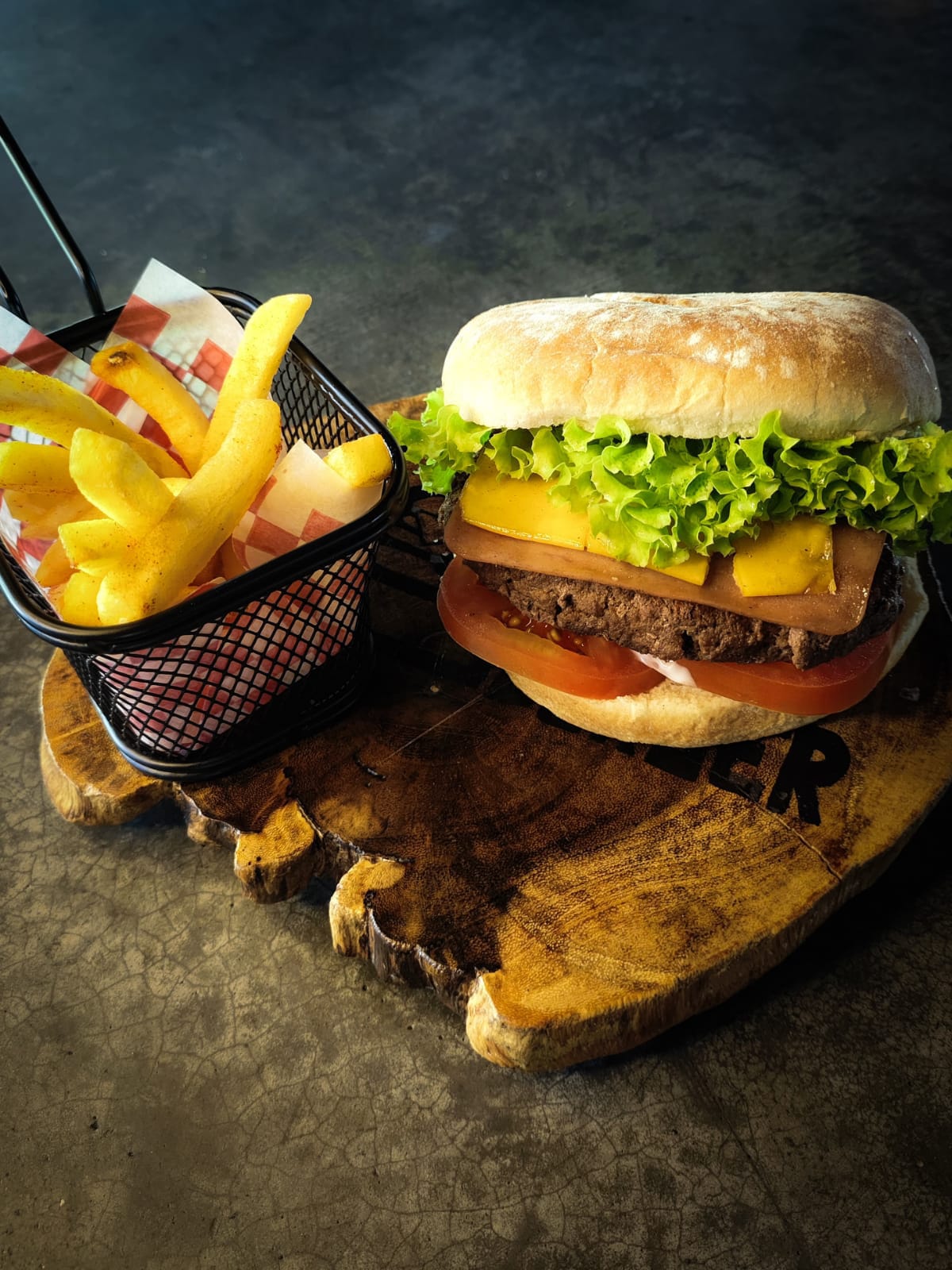 Hamburguesa Artesanal con carne Angus en Beer and Burger