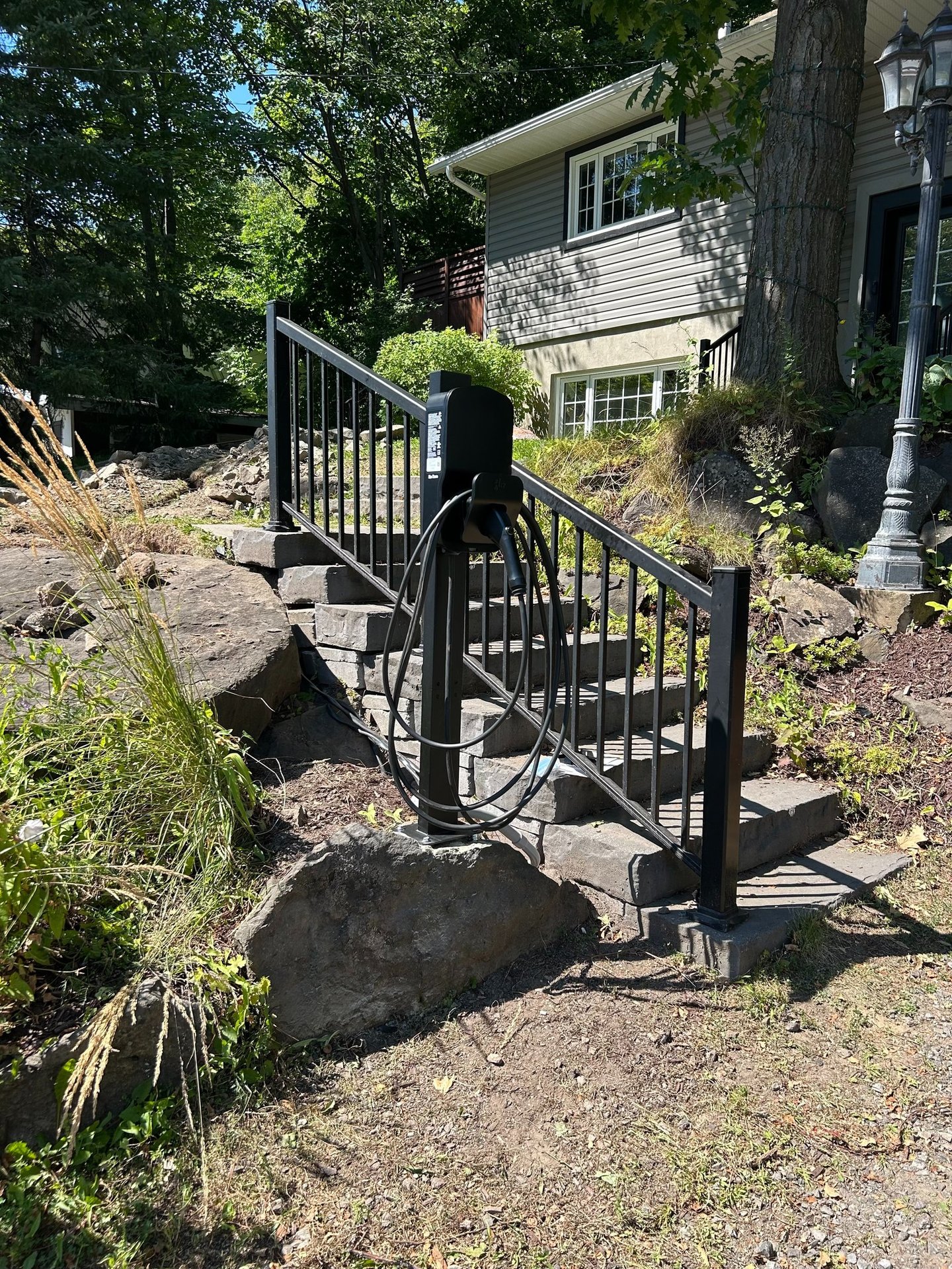 Entrepreneur électricien, à Qubec et Lévis, installation une borne de recharge.