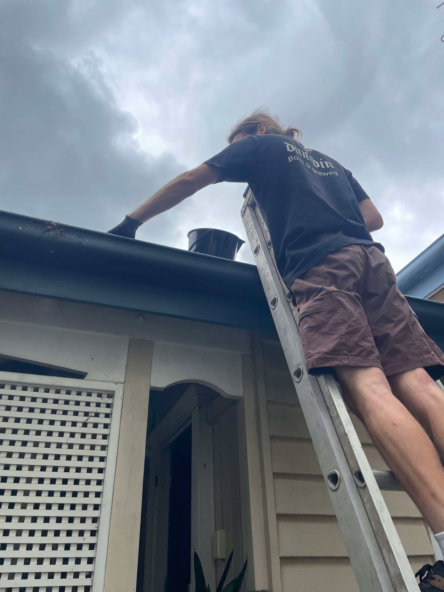 "Gutter cleaning Brisbane – before and after"