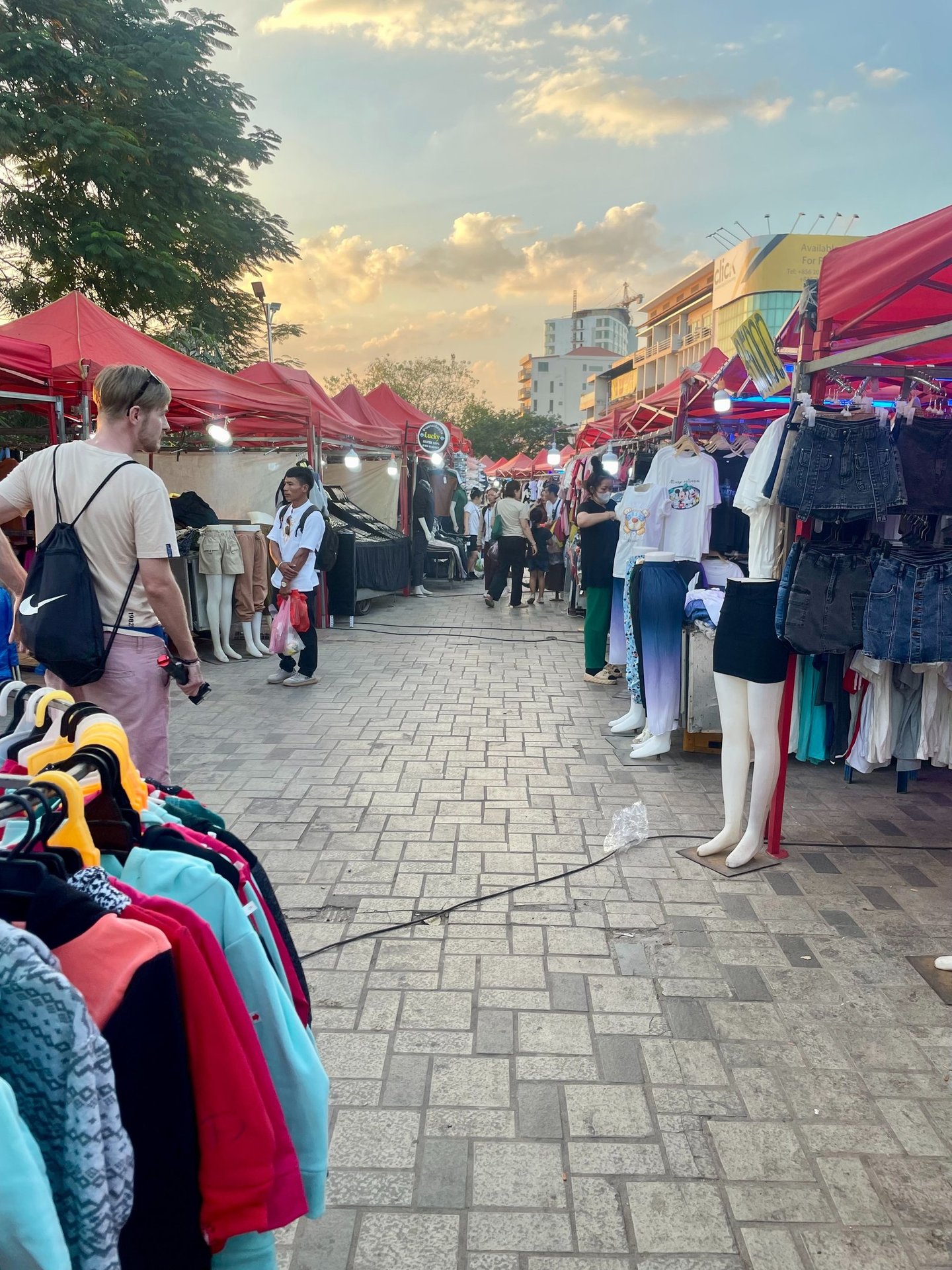 Nocny Market Wientian