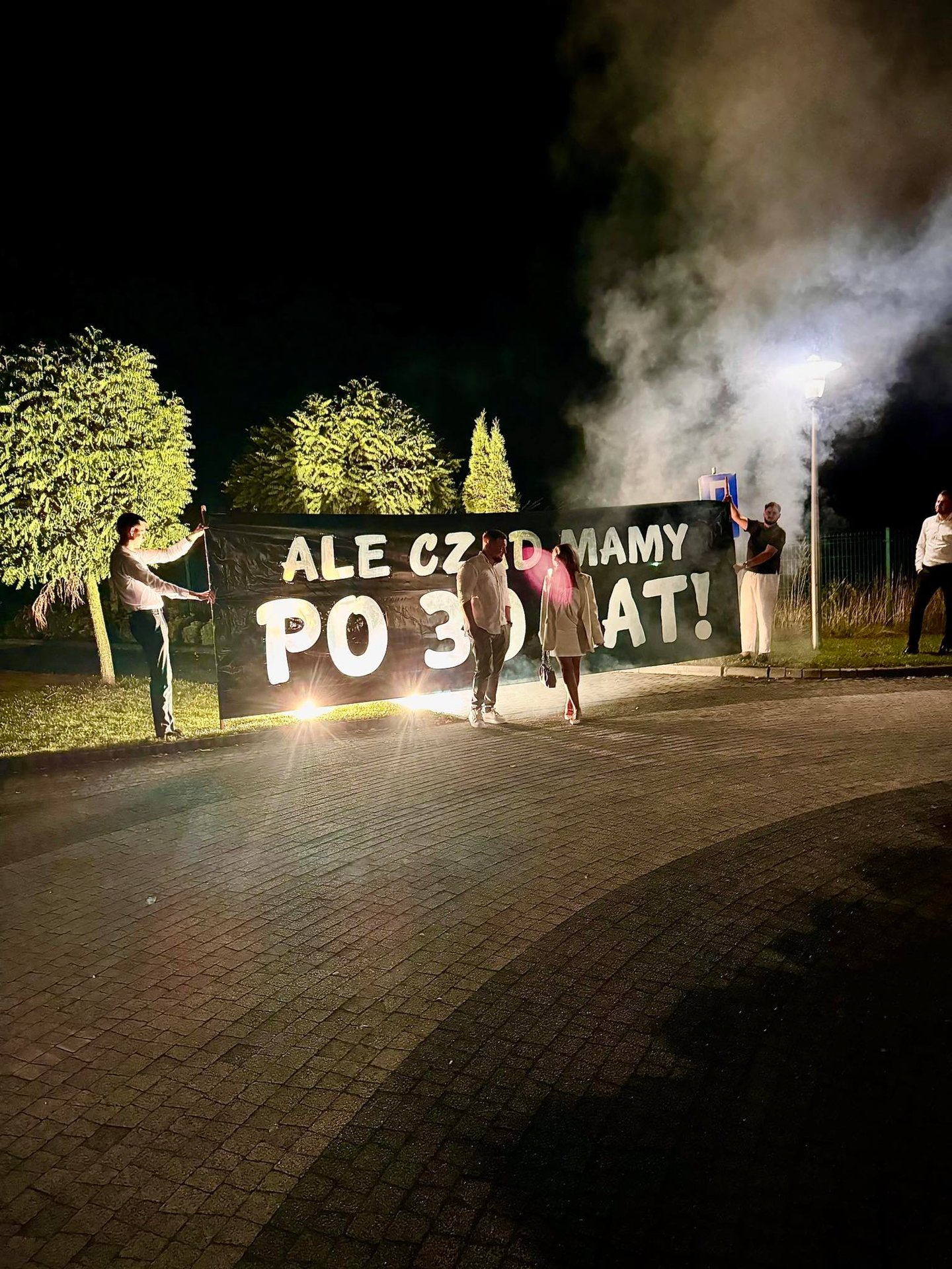 baner prezent na 30 urodziny fajerwerki z napisem ale czad mamy po 30 lat