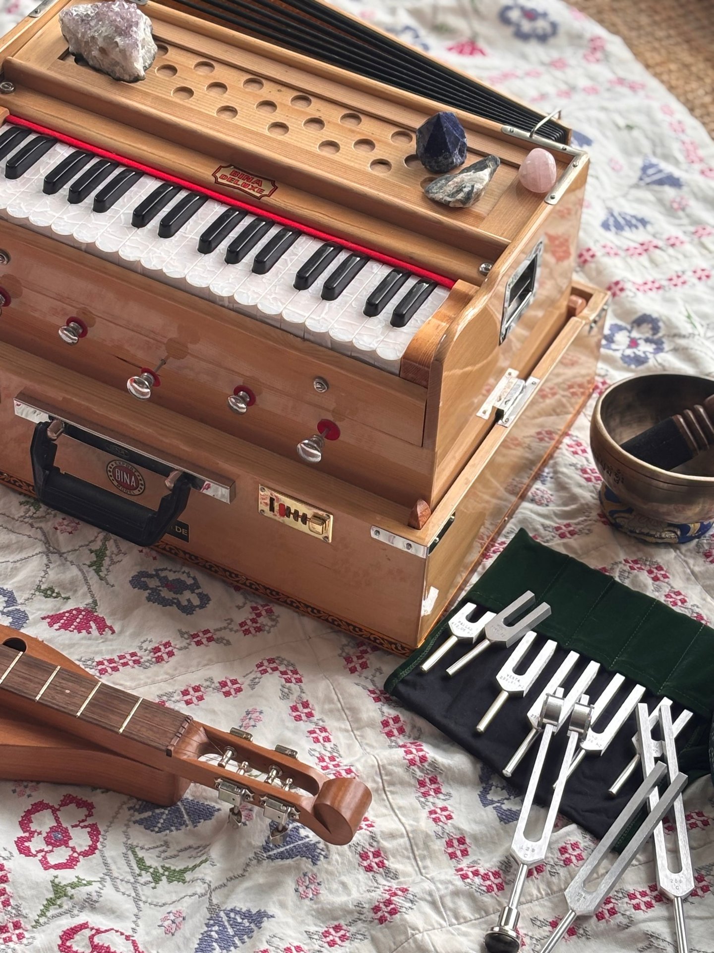 harmonium indien tuning forks bol tibétain diapasons