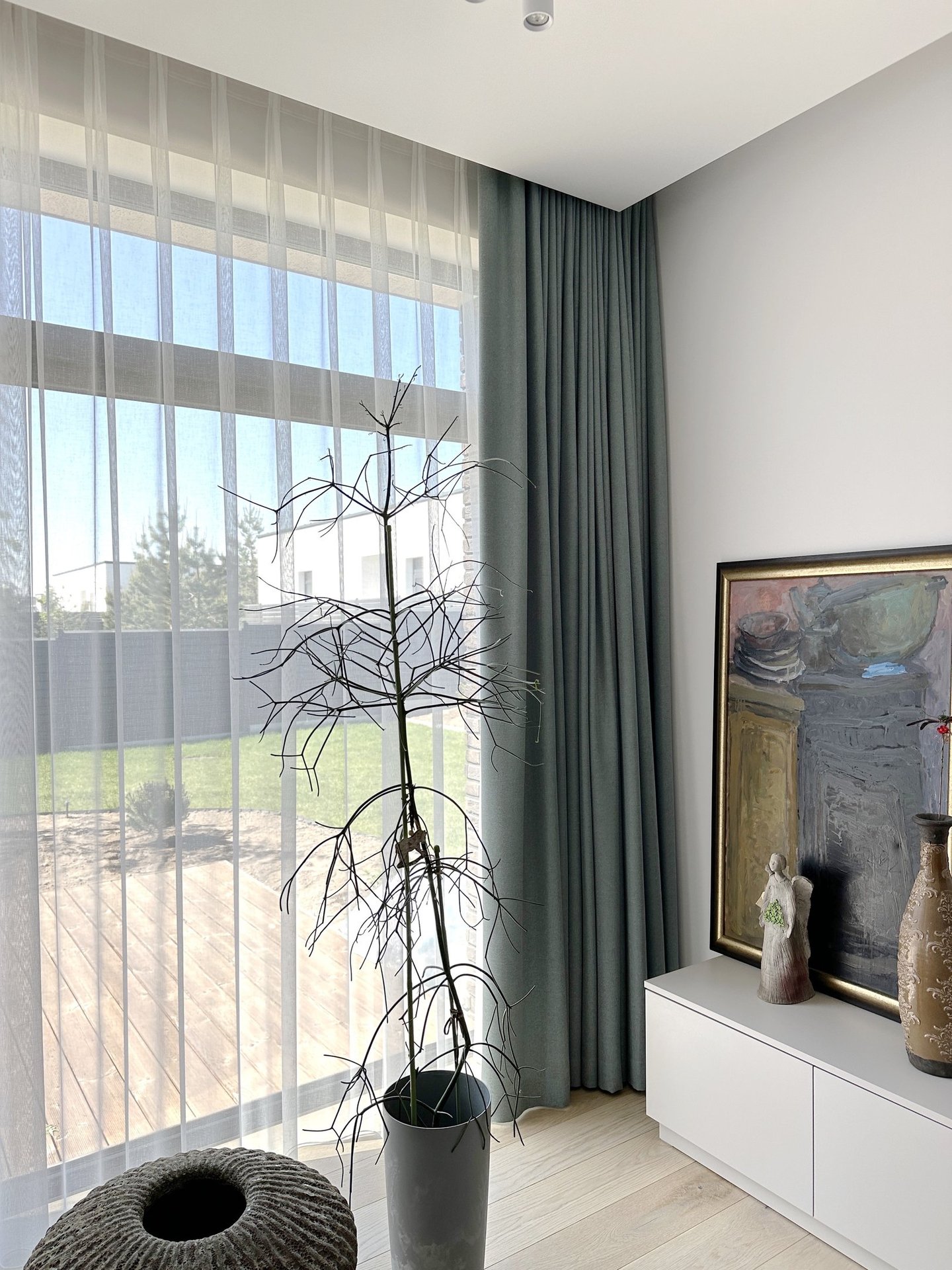 elektrinės spalvos naktinės užuolaidos