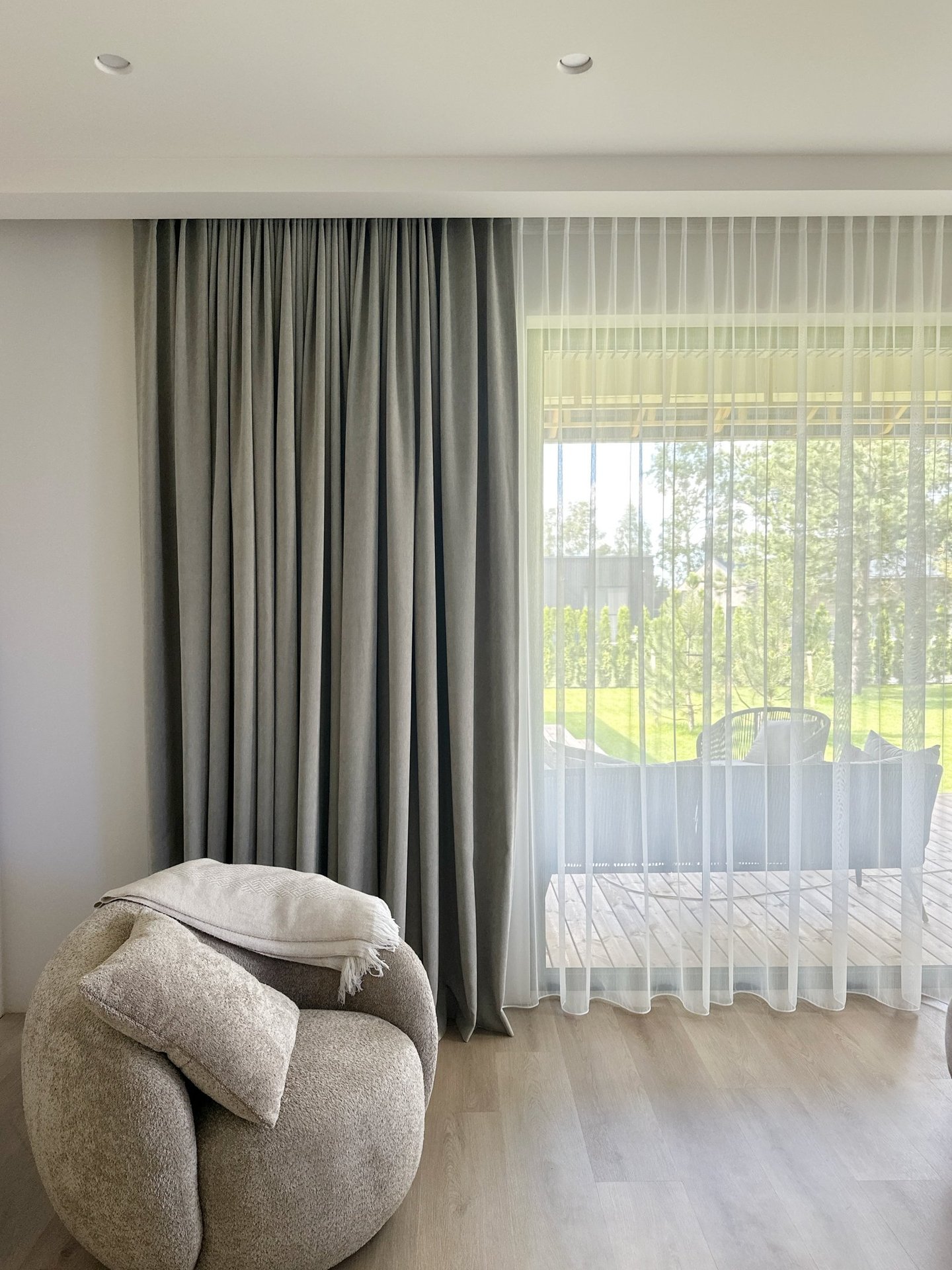 tankus naktinis black-out