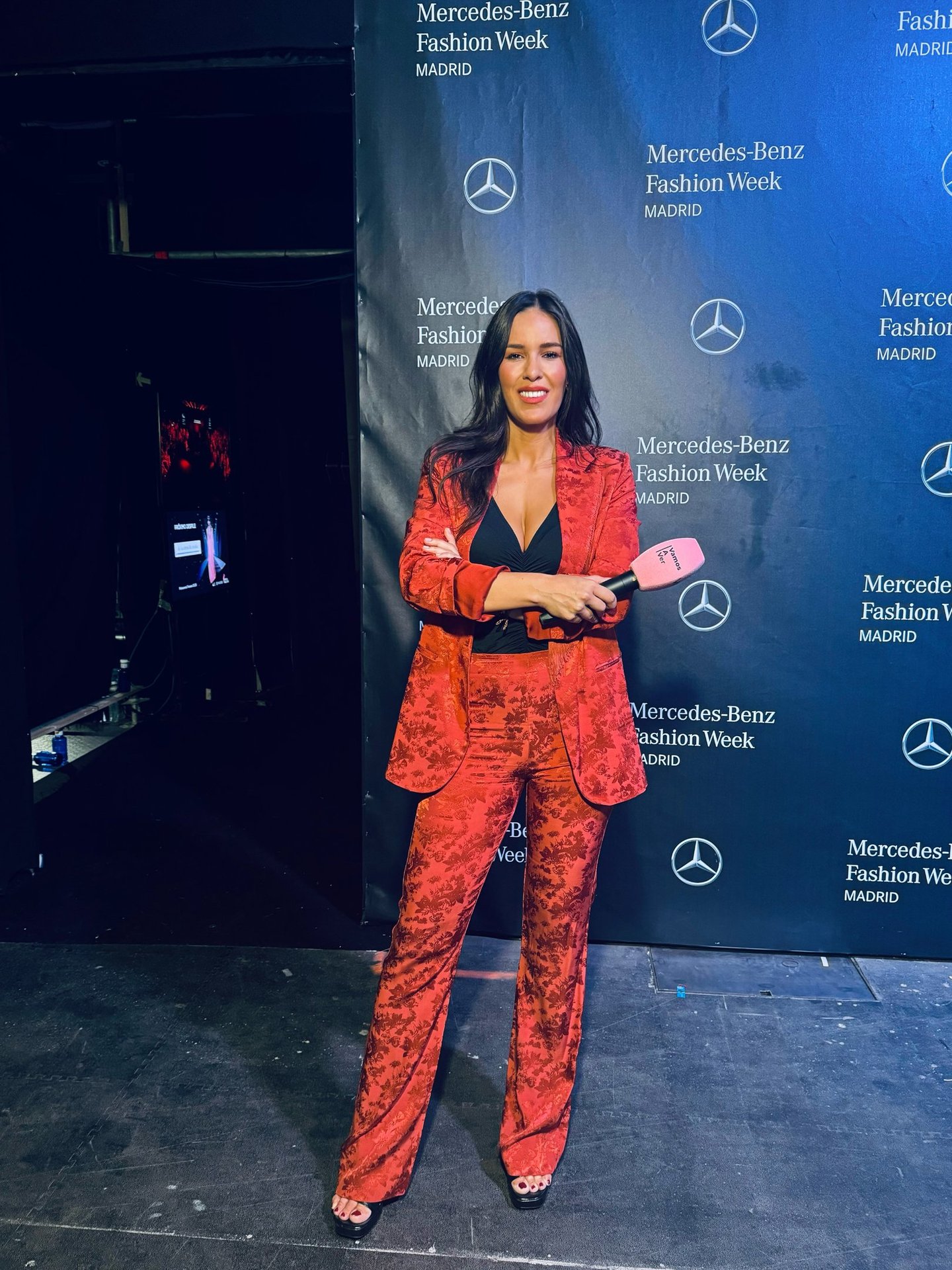 María Lázaro cubriendo la Mercedes-Benz Fashion Week Madrid como periodista 