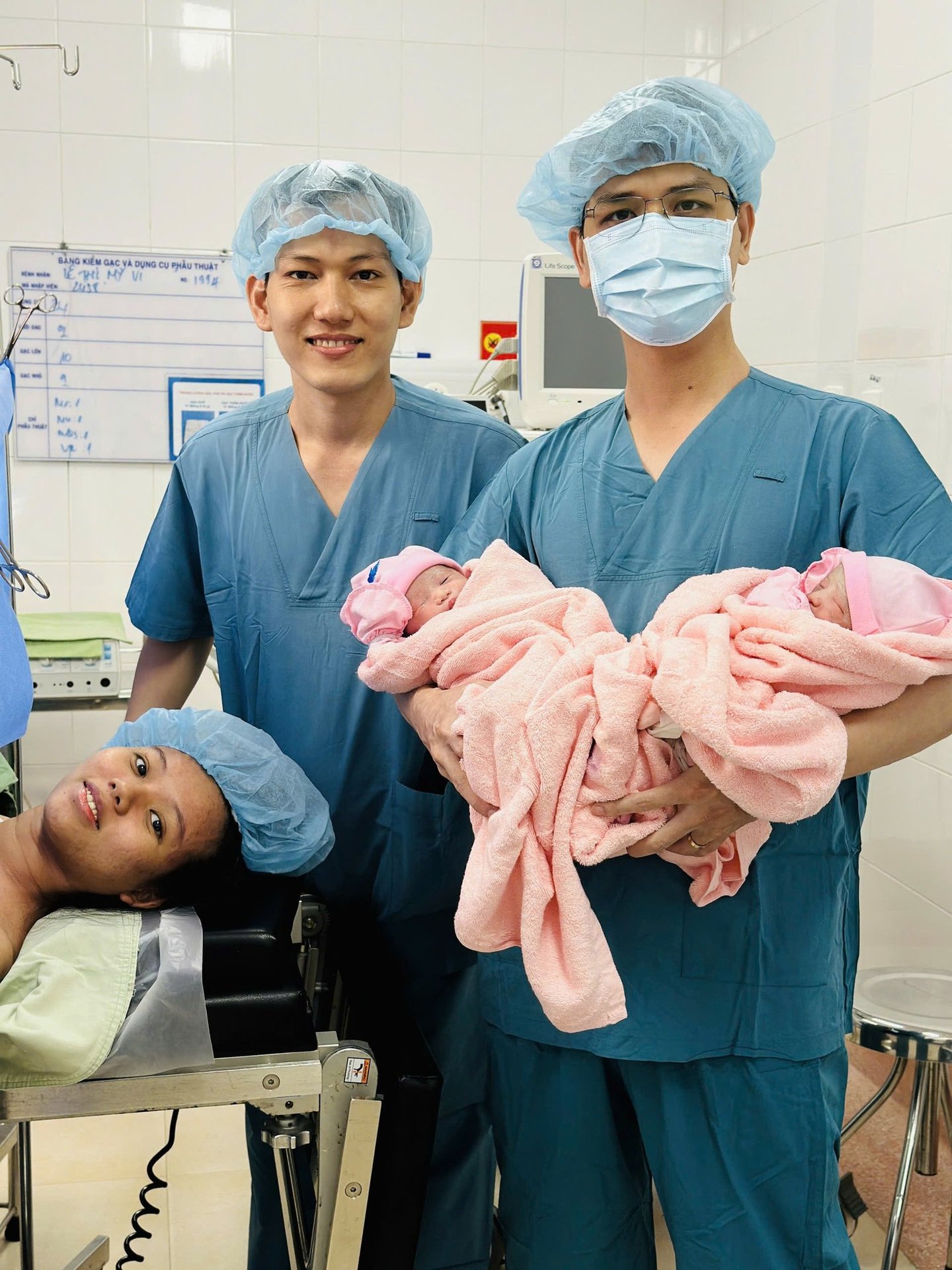 mổ lấy thai, song thai, ivf, khâu eo