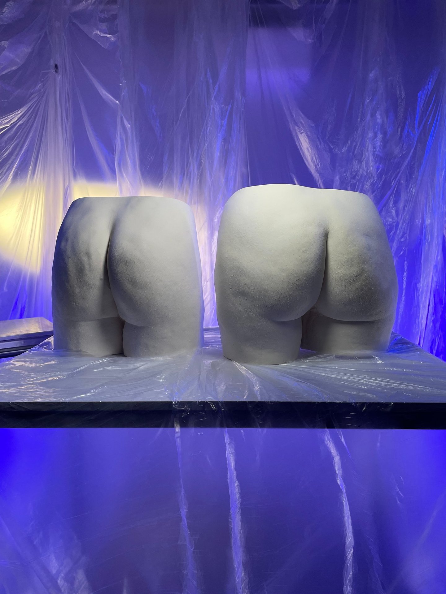 Moulage fesses documentaire Maïa Mazaurette - Moulage intime