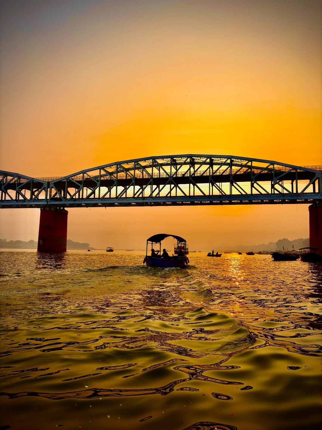 Evening Boat Ride from Namo Ghat to Assi Ghat (84 Ghats Approx.15 Km Round)