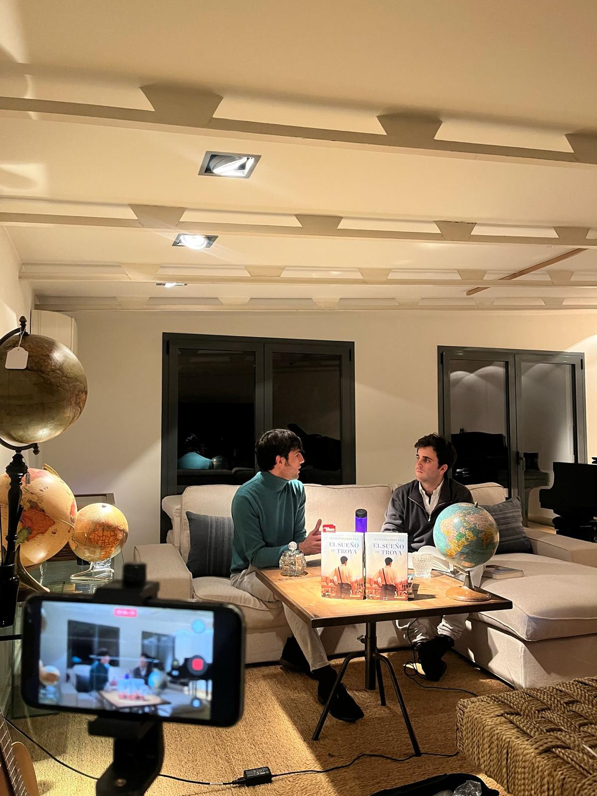 Grabación del episodio del podcast de Herodotus con Goizueta presentando El Sueño de Troya