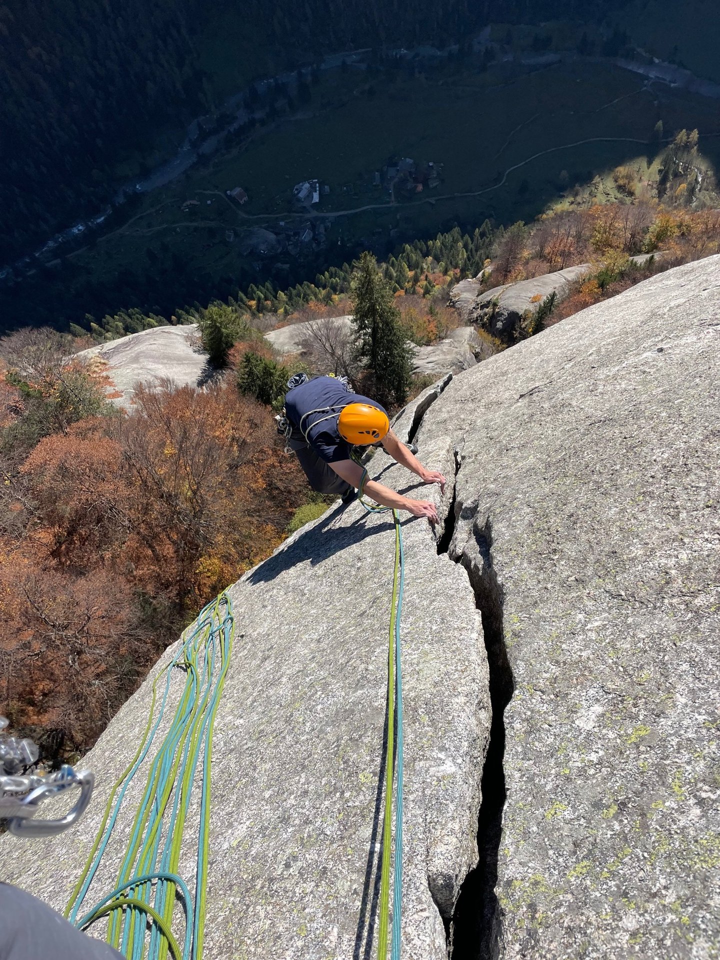 Trad climbing on Luna Nascente, Val di Mello