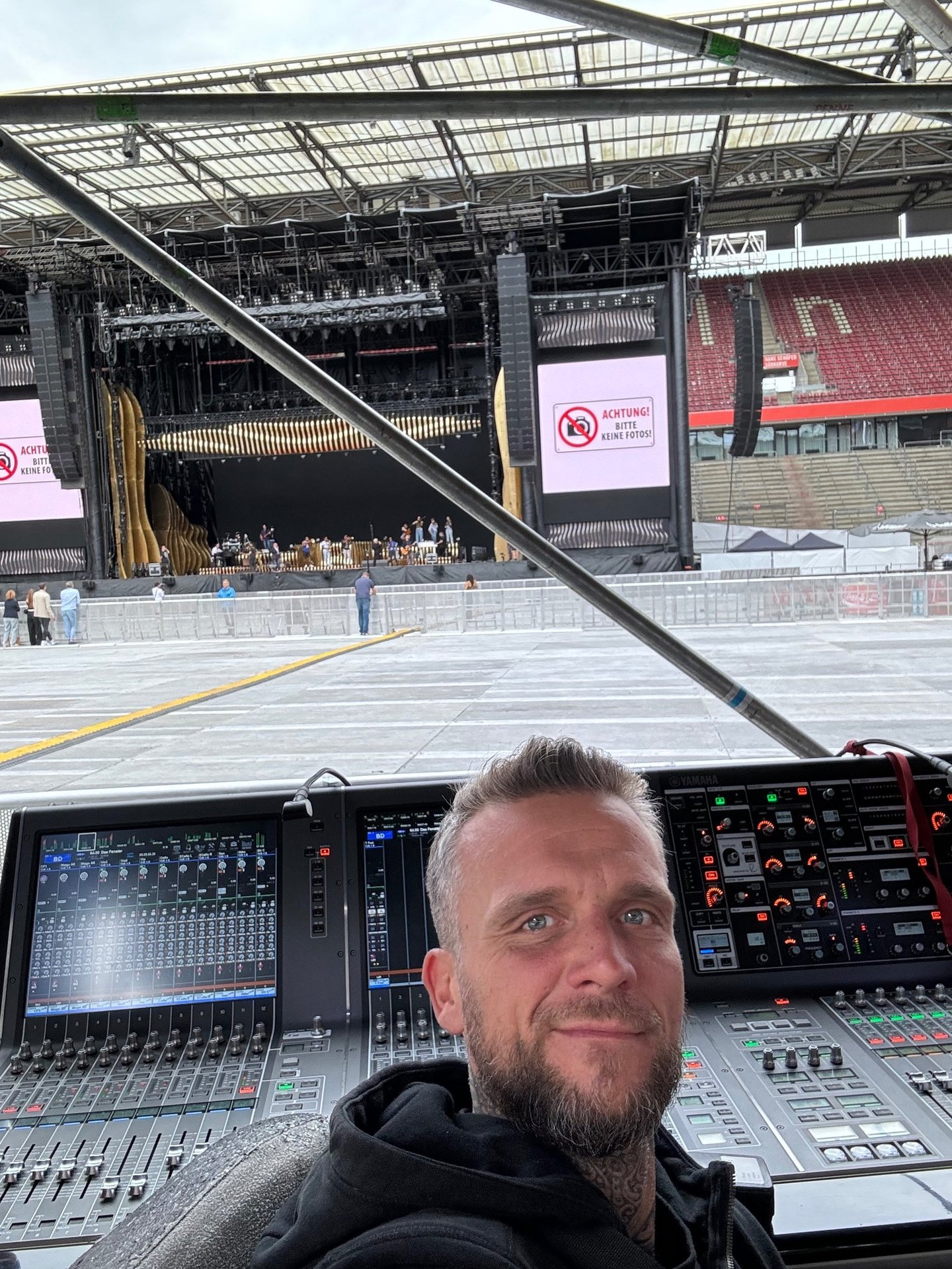 seamusthefreenomad as sound engineer in stadium concert