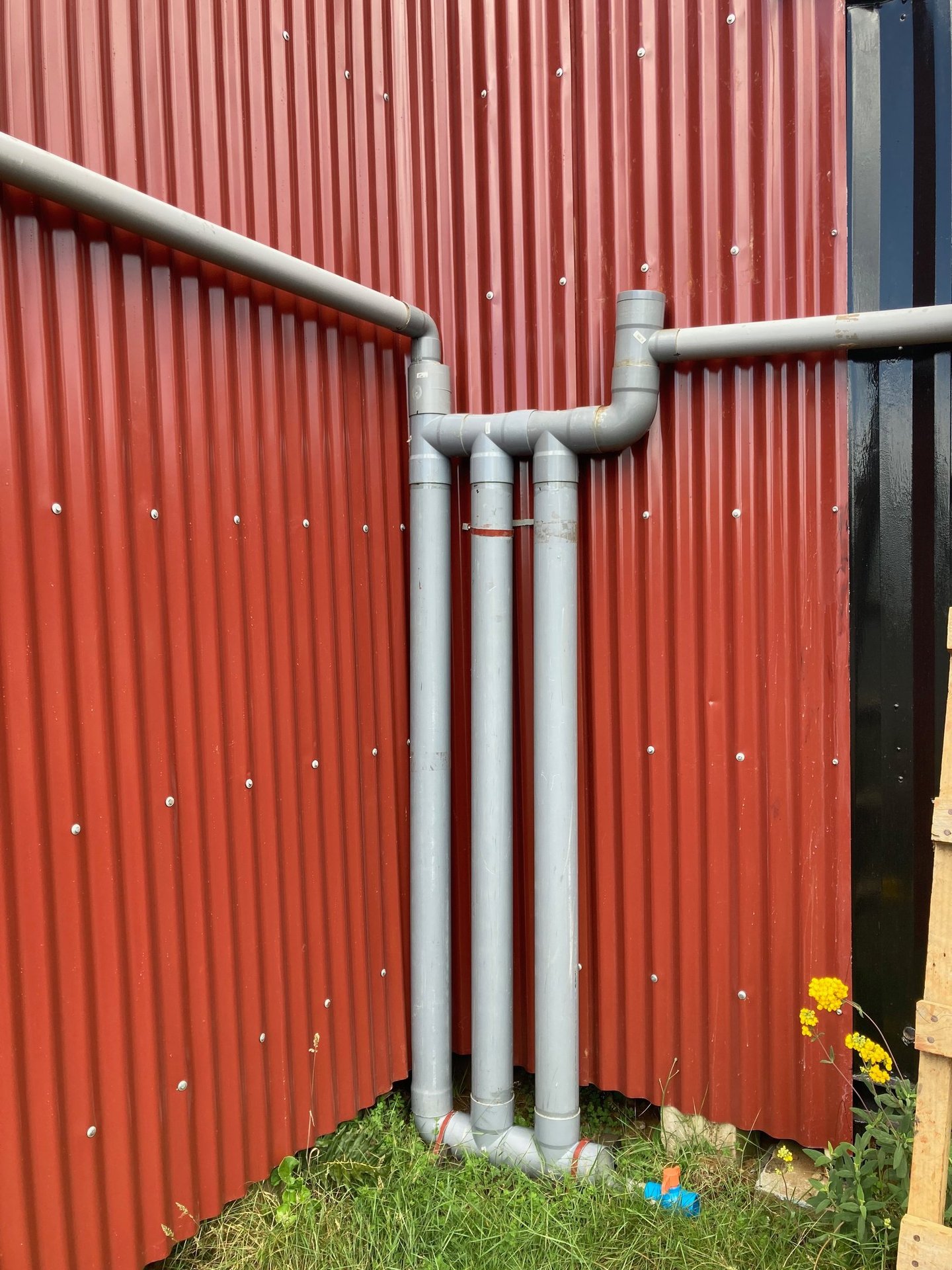 Sistema captador de aguas lluvias sustentable promovido por EcoRumbo en Chiloé