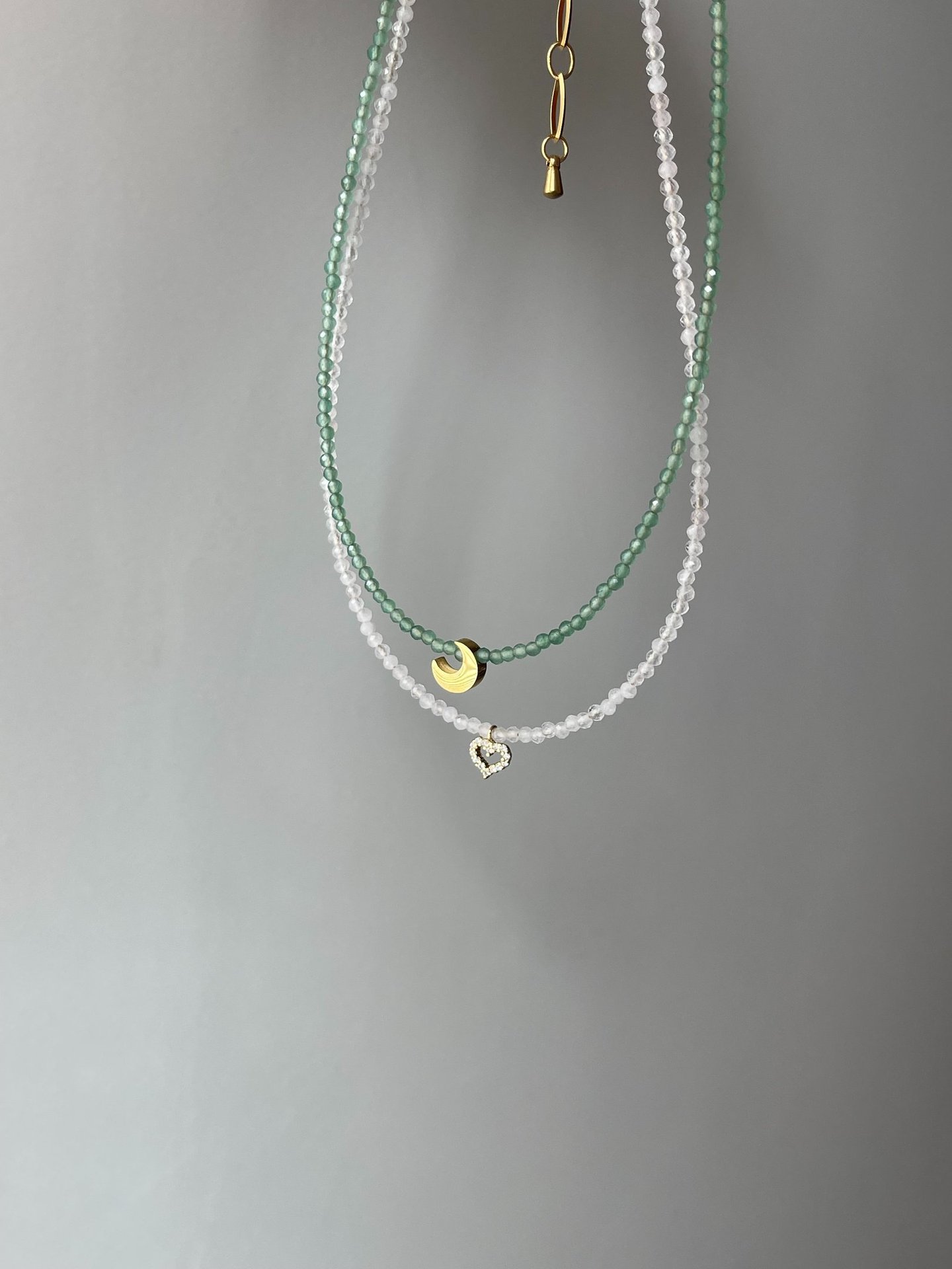 Kristalų kaklo papuošalai