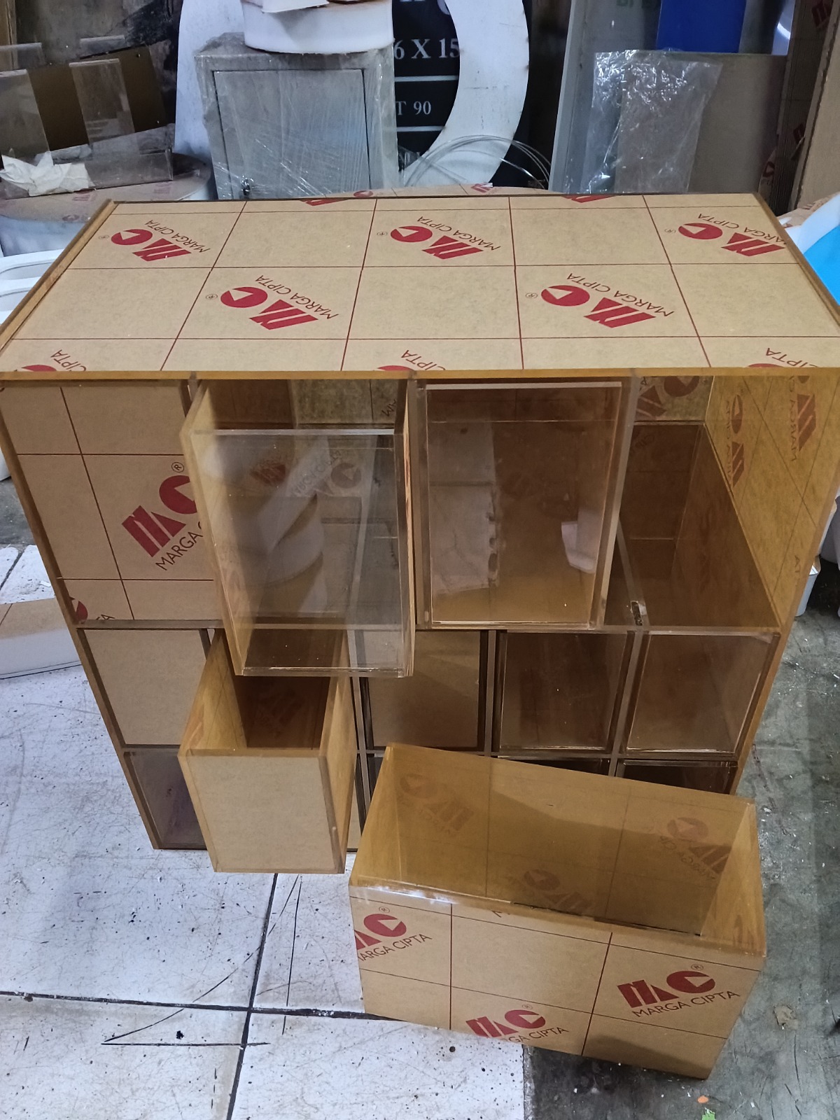 Akrilik Display custom salah satu produk Angel Family Laser, Jabodetabek.