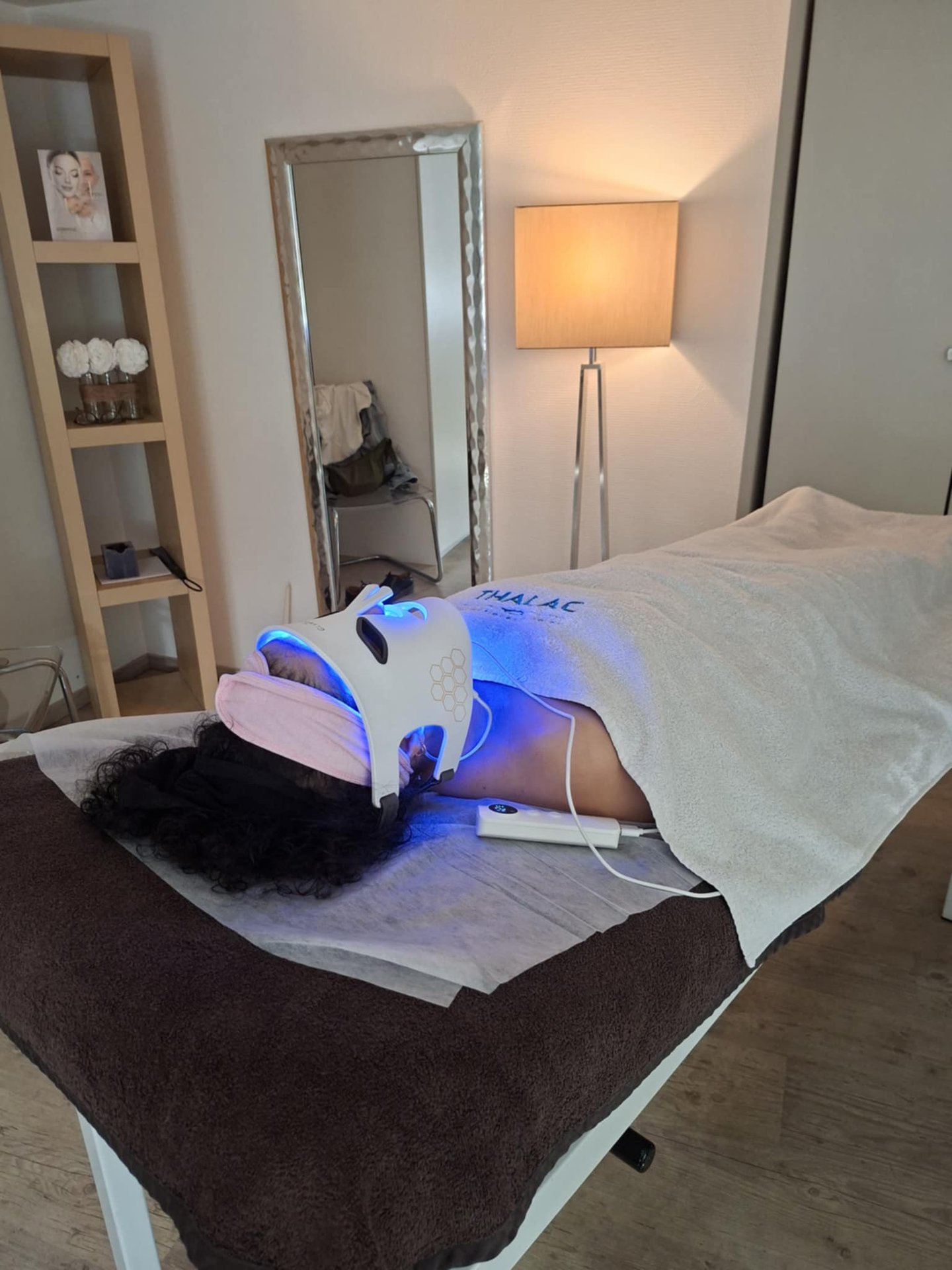 Strass Institut - Spa Prive - Jacuzzi - Soin visage - luminothérapie