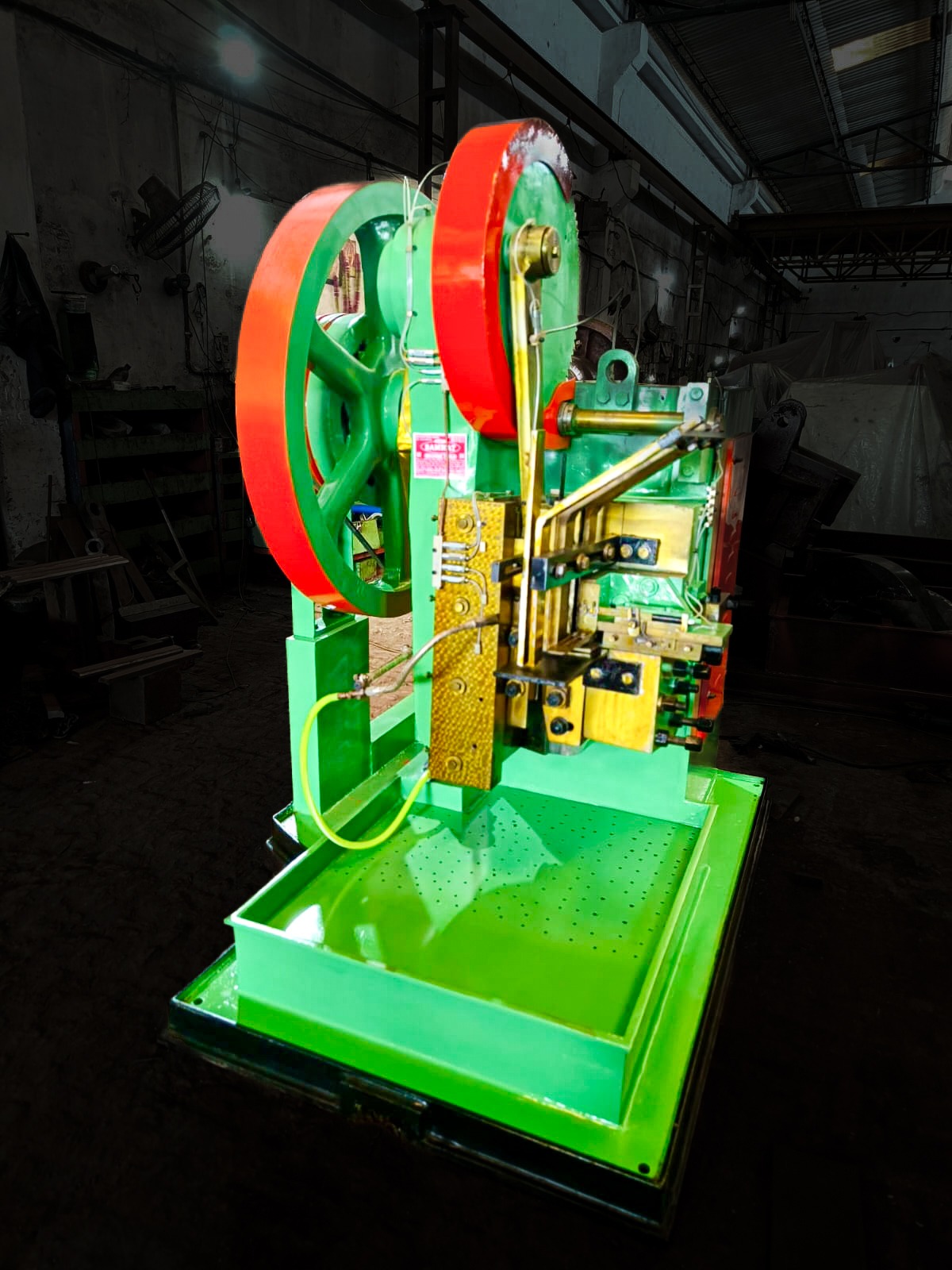 The thread rolling machine for studs