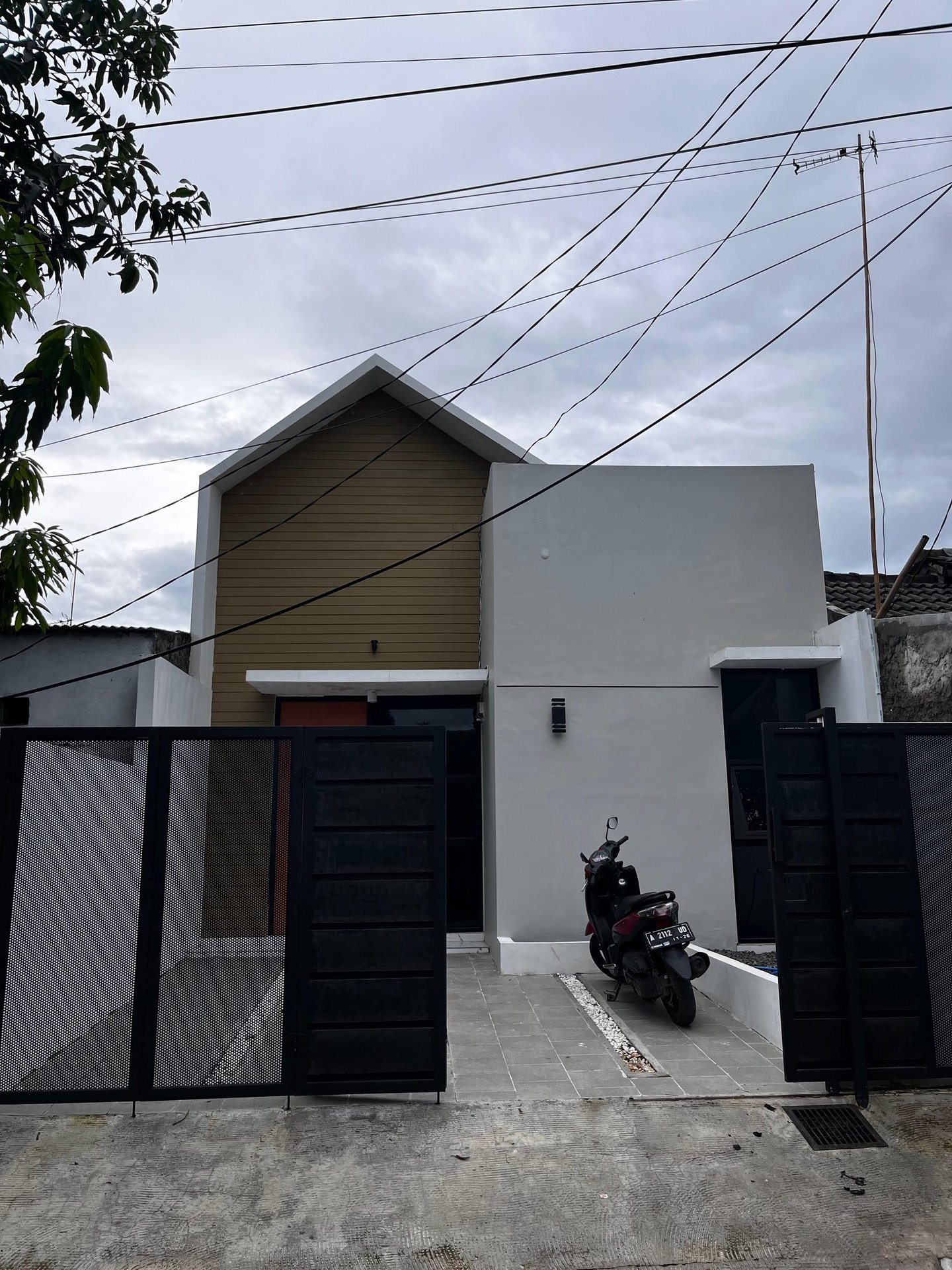 LA House Woten Architect Serang Banten Karya Yosep Yusilan