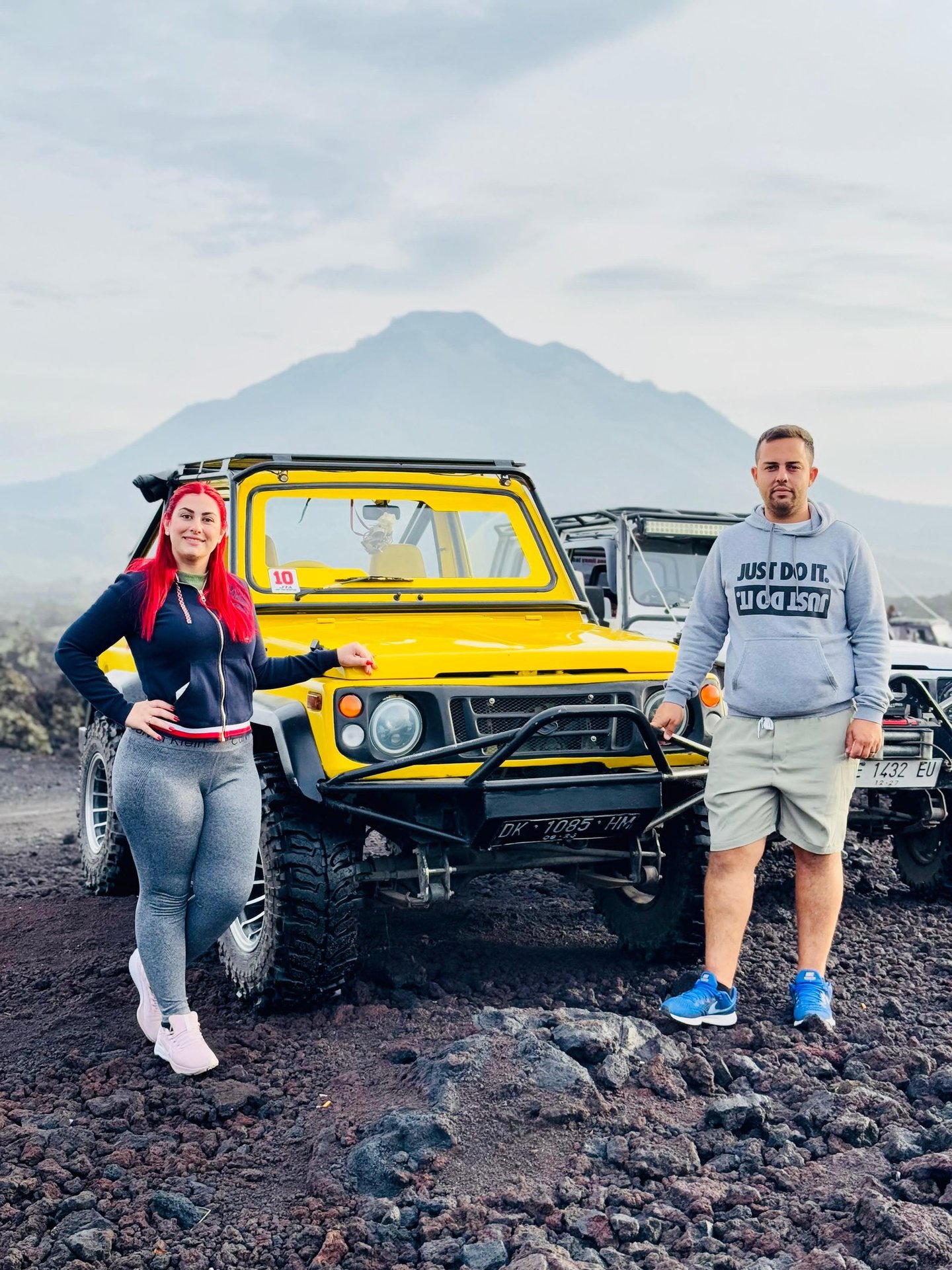 bali beat tour customer enjoy the panorama of sunrise jeep adventure