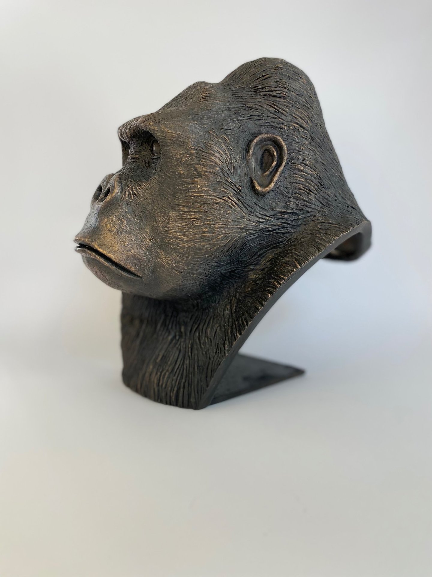 sculpture bronze buste gorille