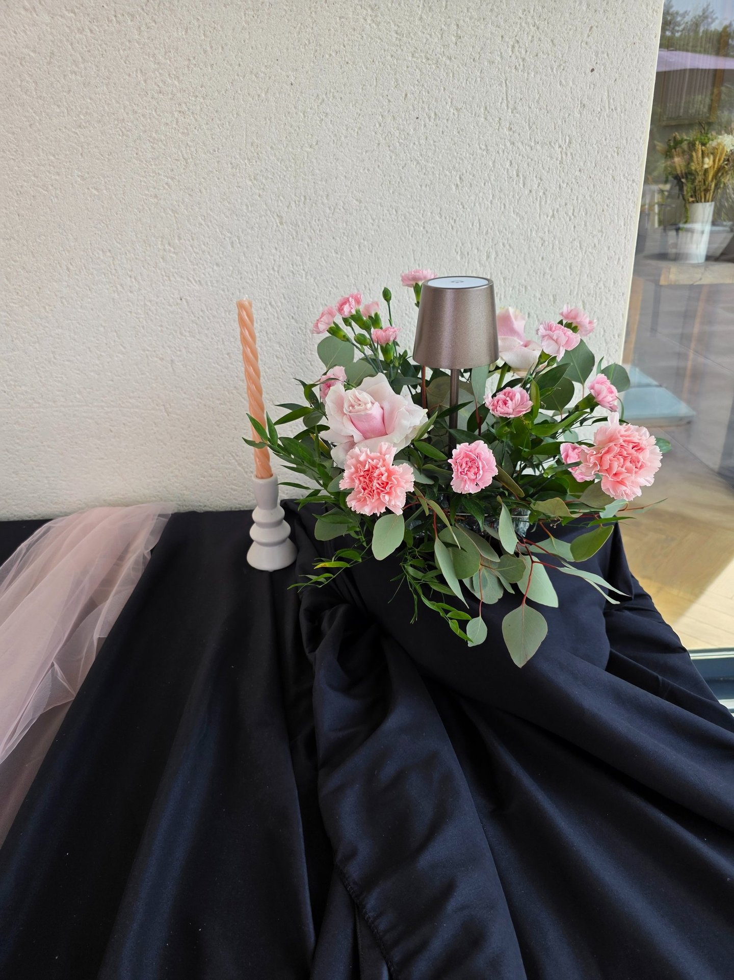 Décoration florale réalisé pour un bapteme par Ewel Events à Millau