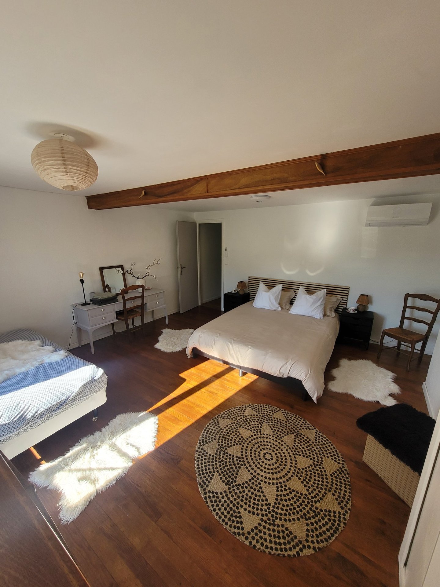 Chambre Nicole et Germain Lit Double 160x200 et lit simple