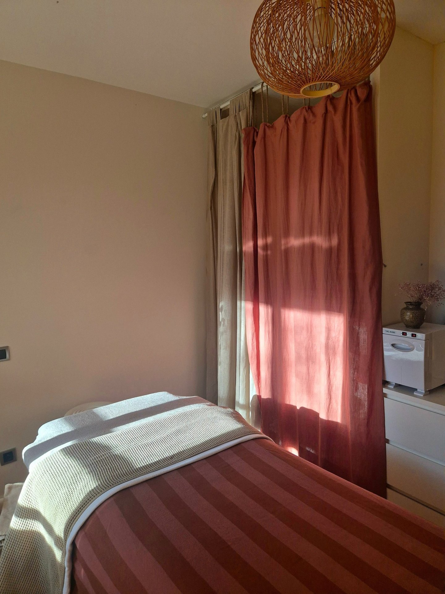 Salle de soins Bloomist à Annecy, ambiance cocooning propice au lâcher-prise