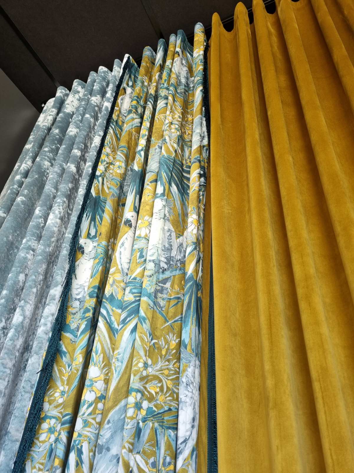 Margos užuolaidos pertvaros