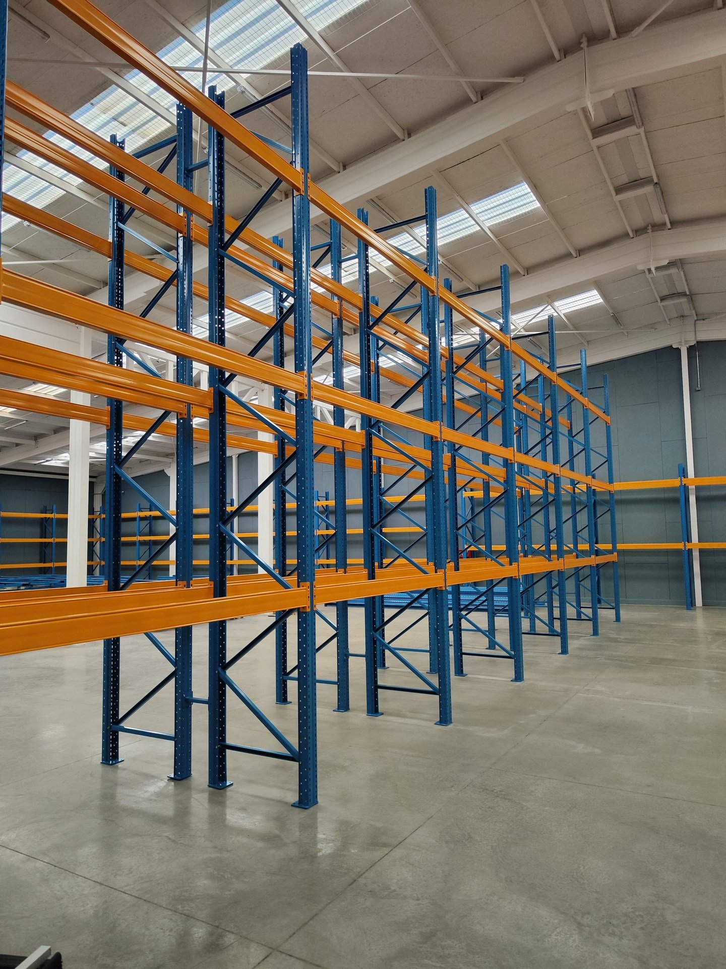 racks selectivos para bodegas almacenamiento industrial en Chile