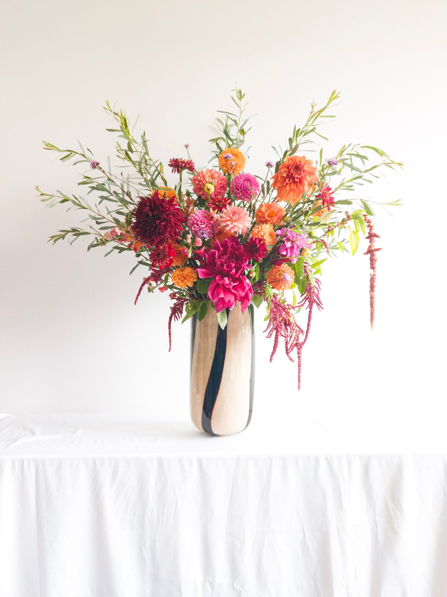 grand vase et bouquet de reception desk