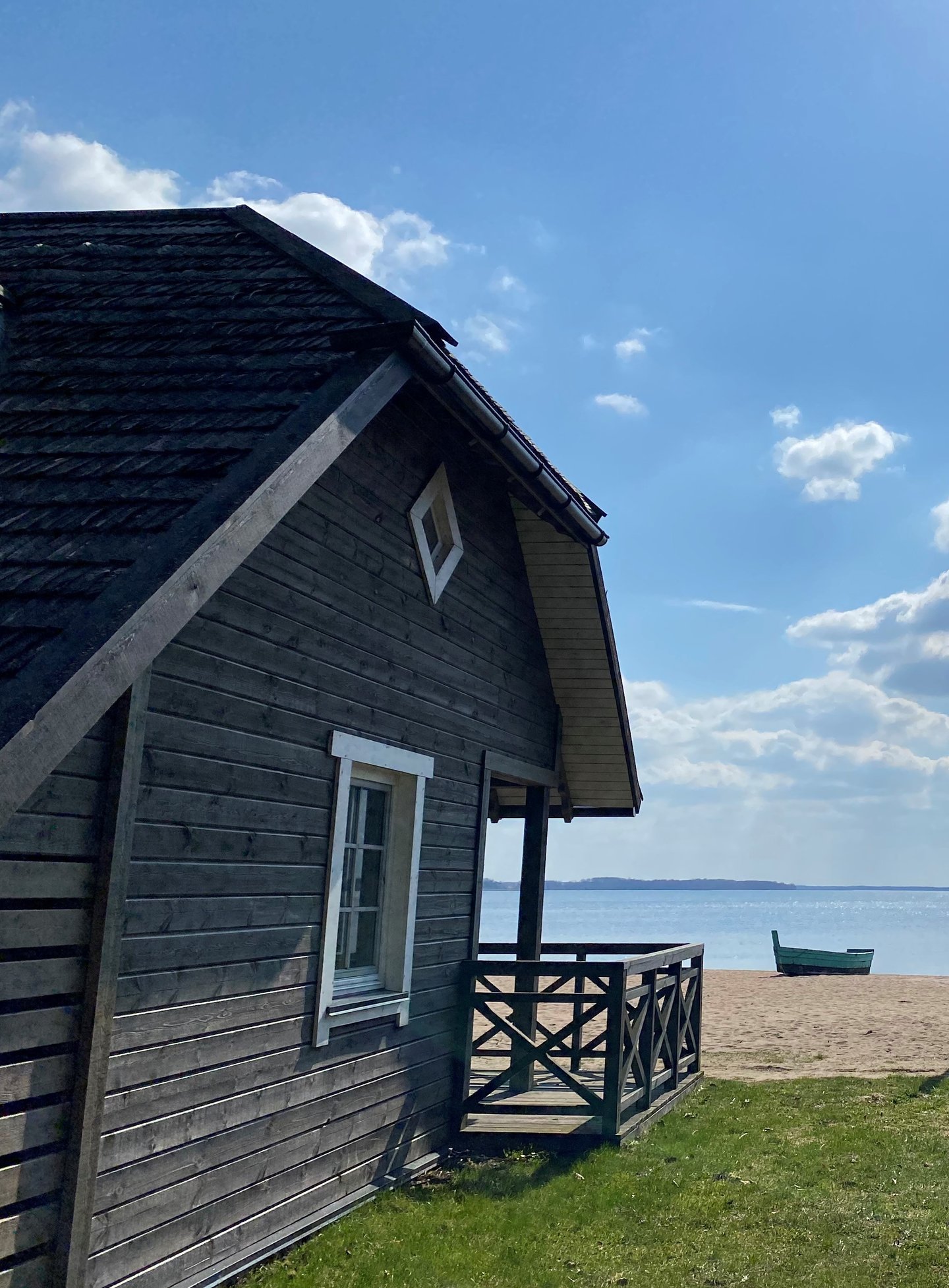 Poilsio nameliai prie Lūksto ežero