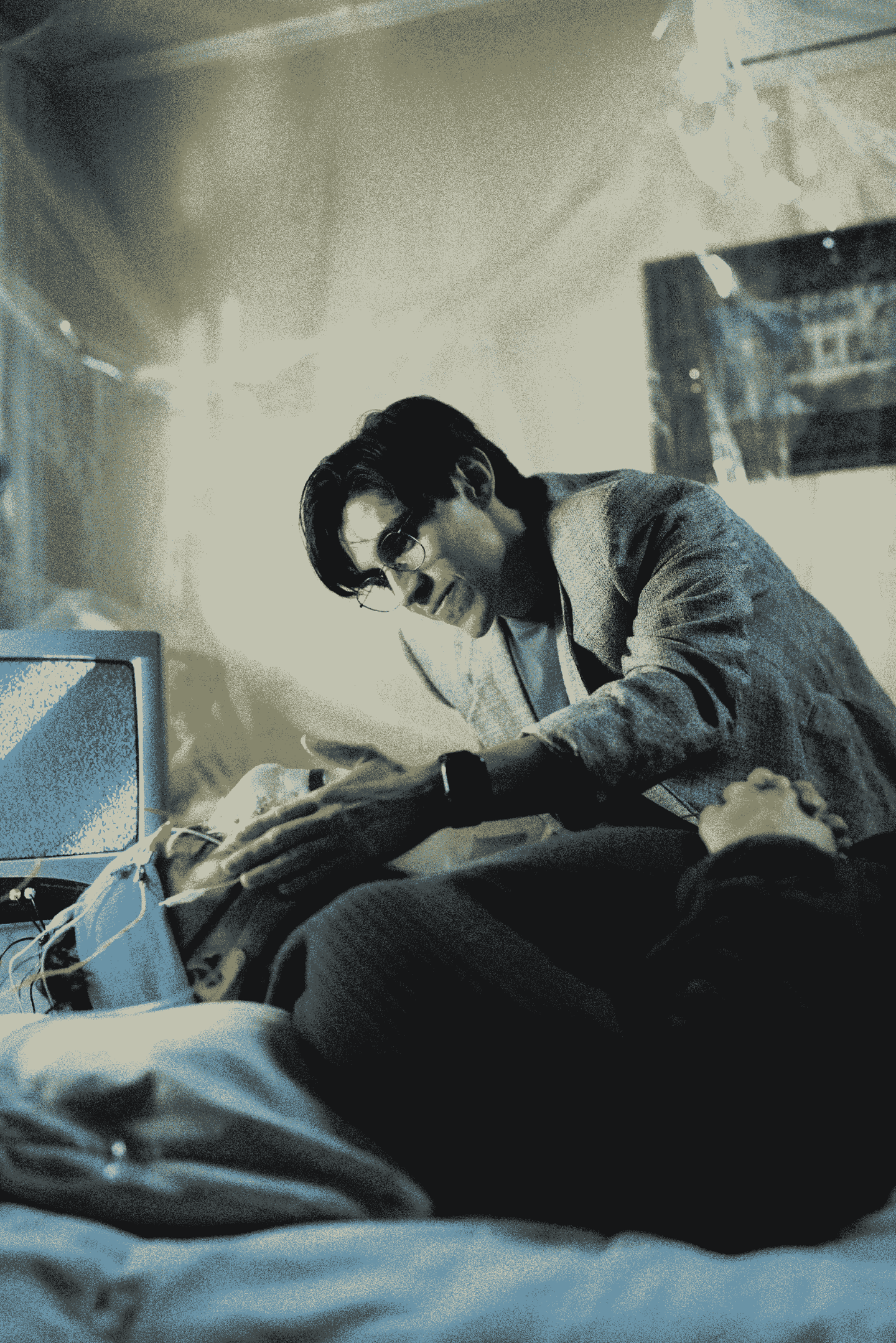 Dr. Gold smacking subject AMON 