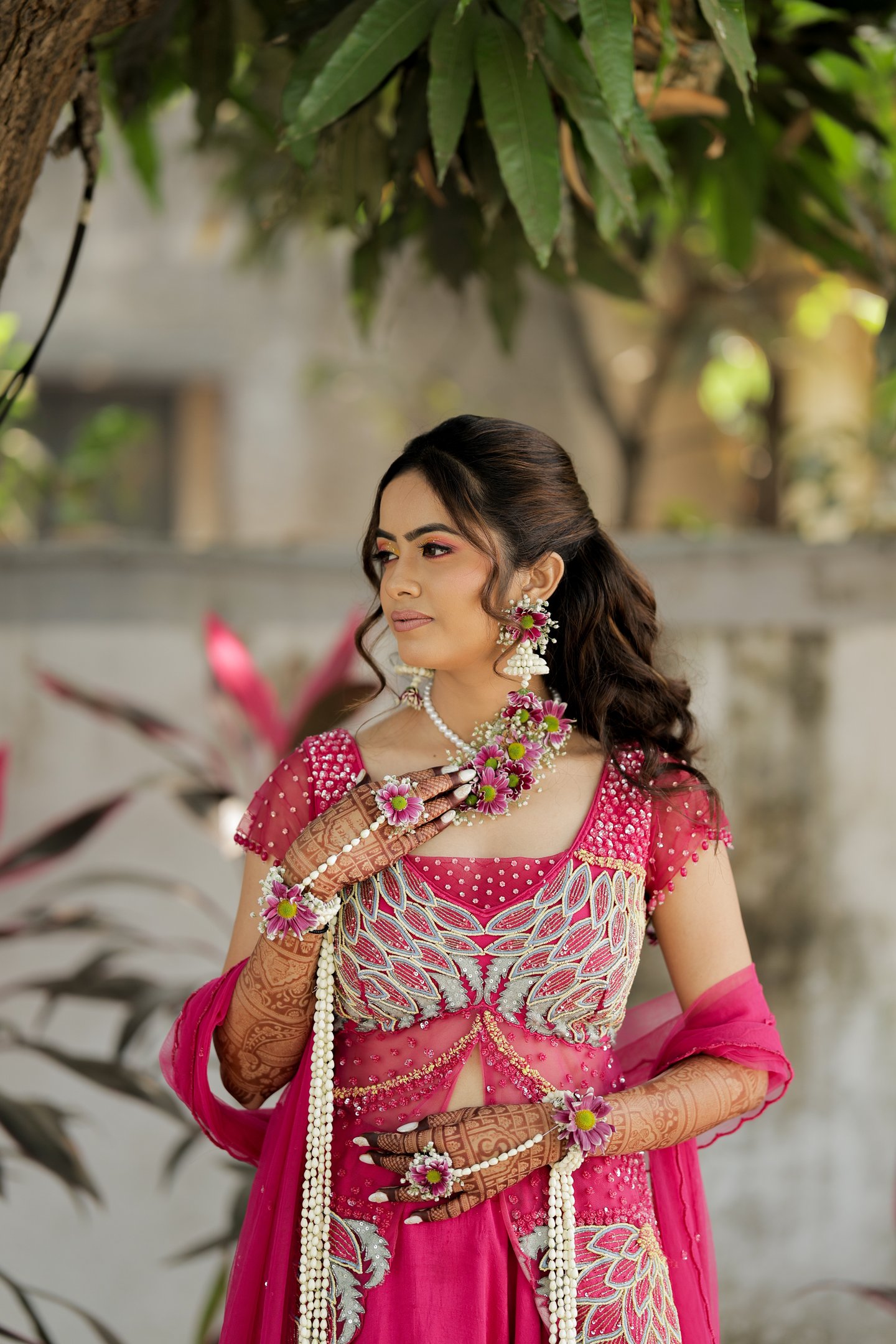 soft glam bride, natural bridal makeup, haldi makeup look, bridal makeup artist vadodara, elegant br