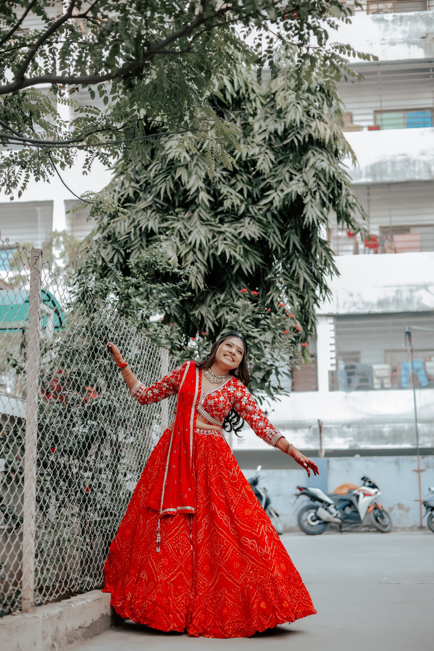 outdoor bridal makeup, bridal hairstyle Vadodara, natural bridal makeup India, wedding makeup artist