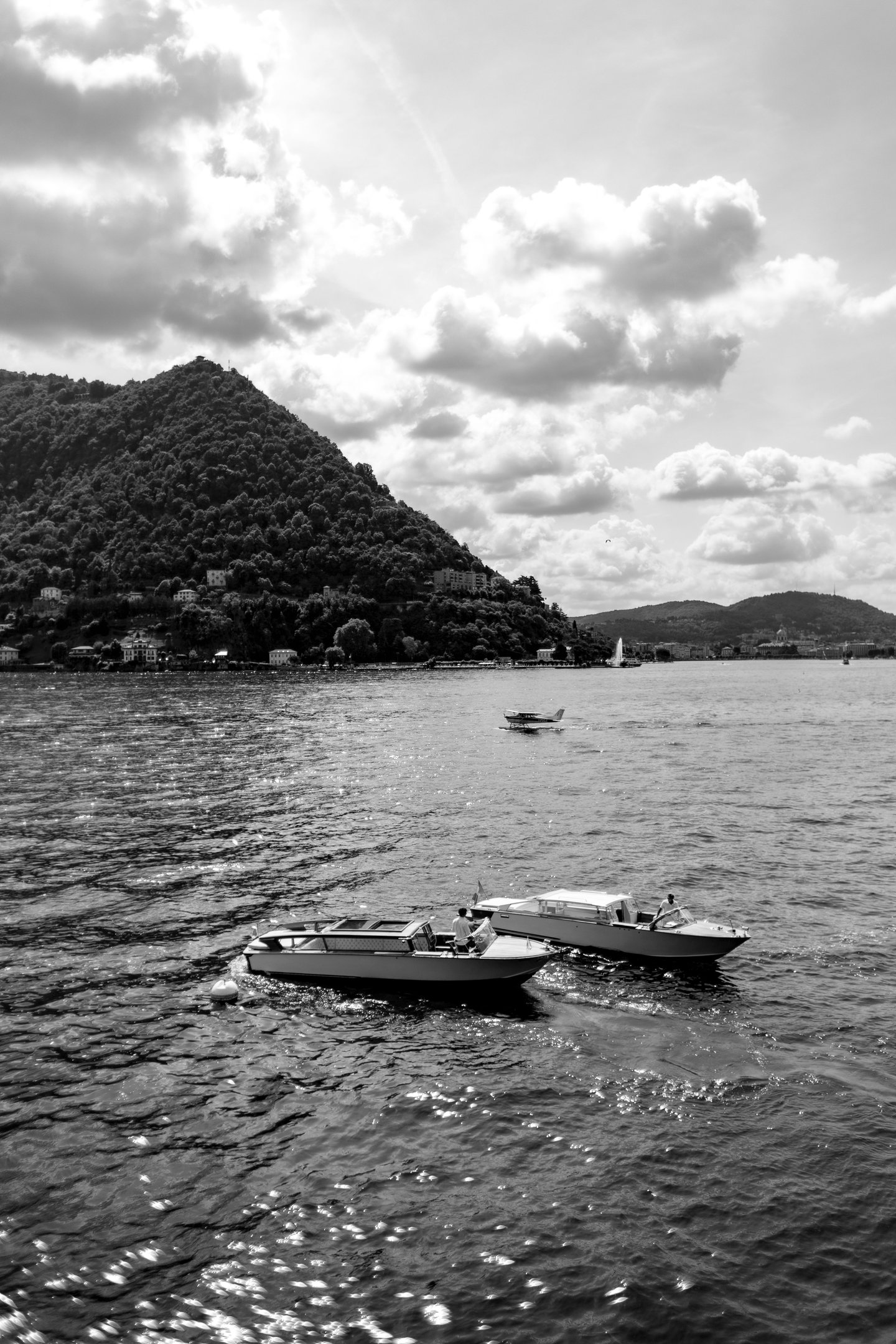 Boats on Lake Como and sea plane during the Fuori Concorso