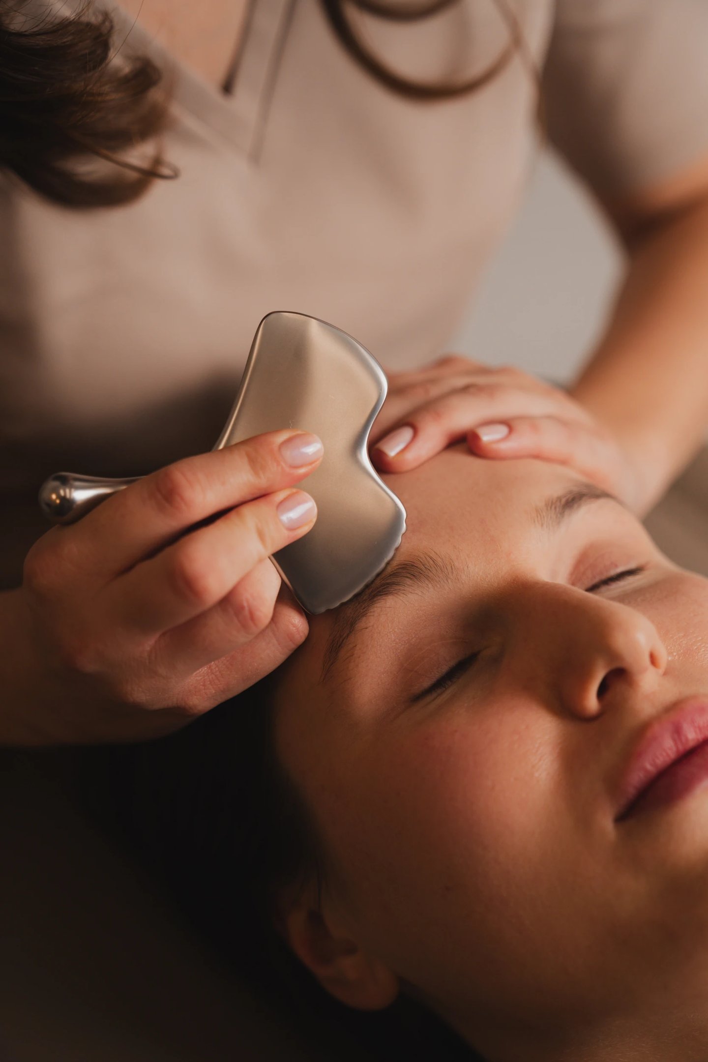 Gua Sha fizjoterapia twarzy – rozkurczanie mięśni żwaczy i lifting skóry bez iniekcji OROFLOW