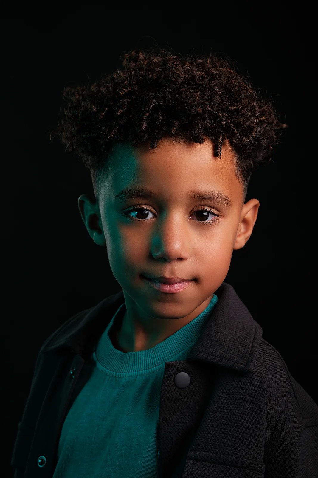 portret jongentje met krullen