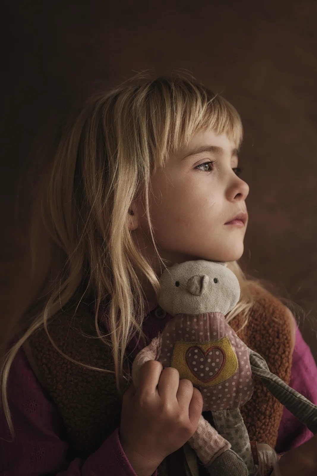 portret meisje met knuffel