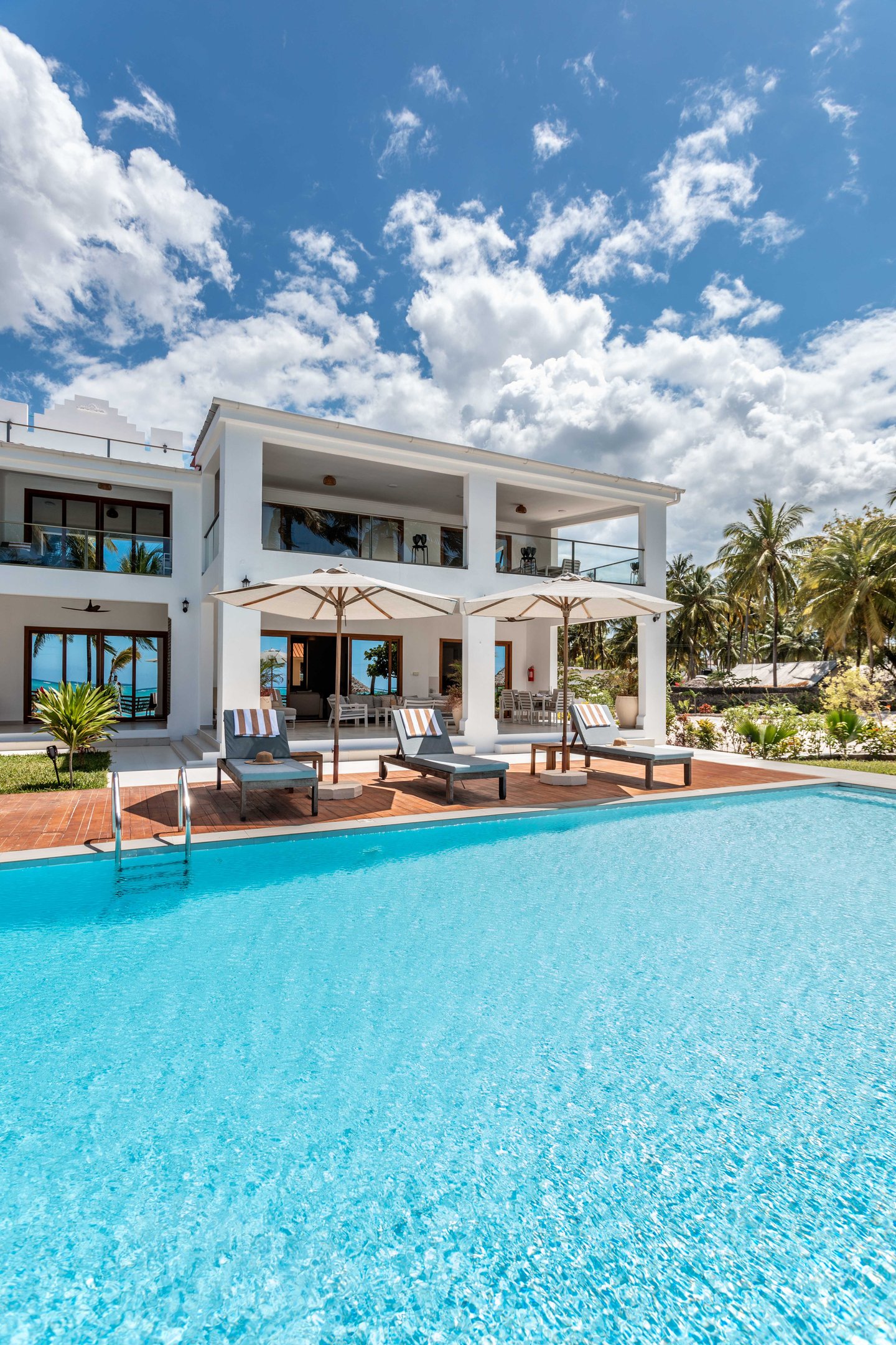pool-view-villa-serene-zanzibar