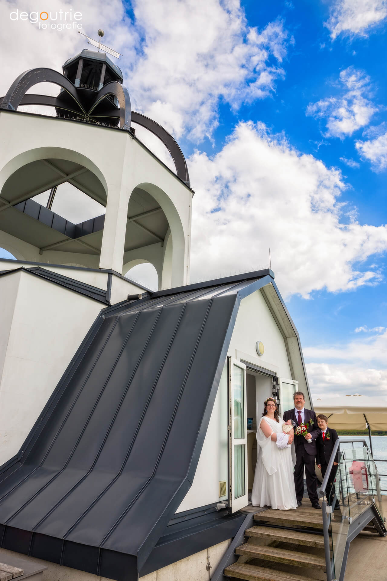 Ungewöhnliche Hochzeit auf schwimmender Kirche Vineta
