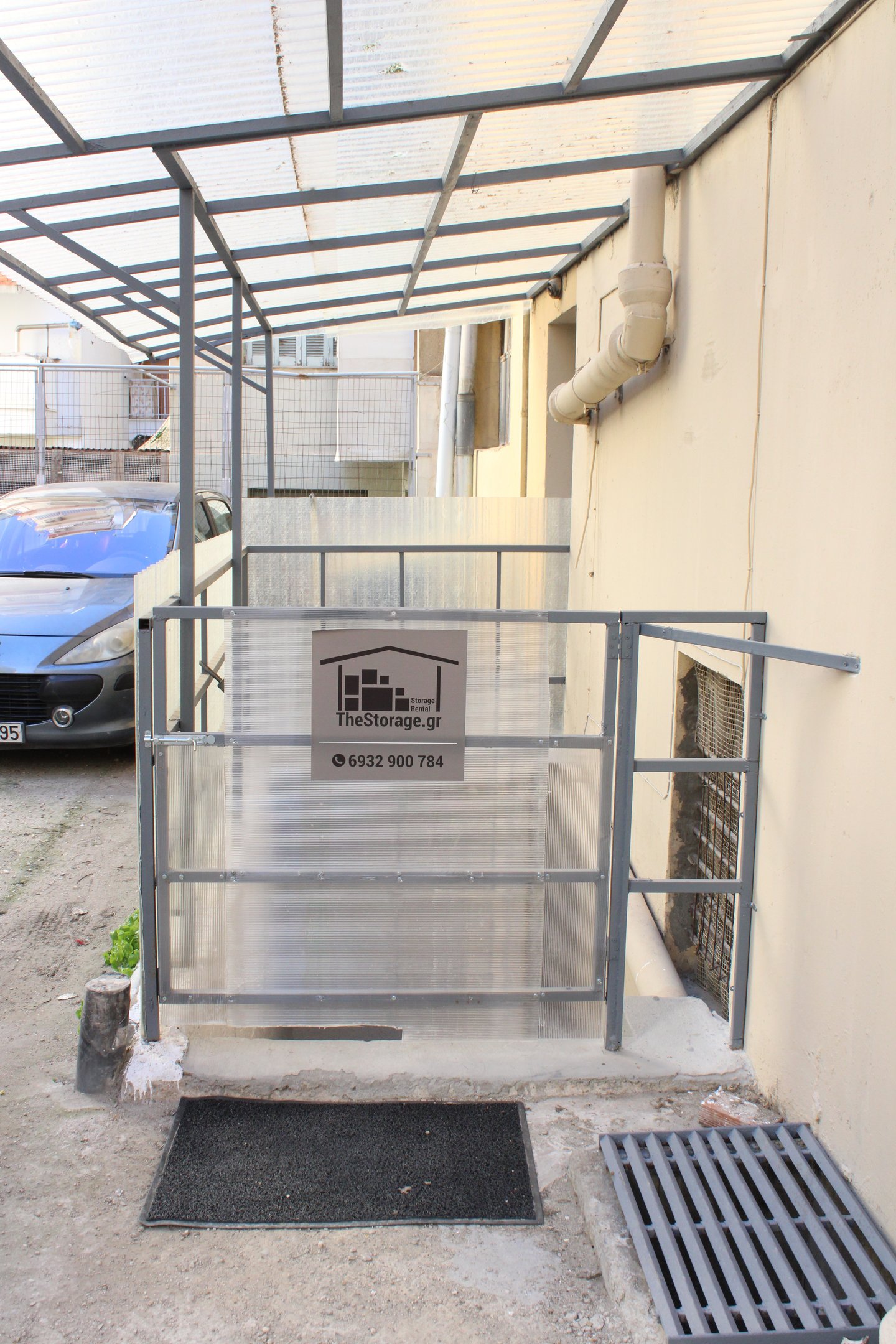 Storage Unit Central Entrance 