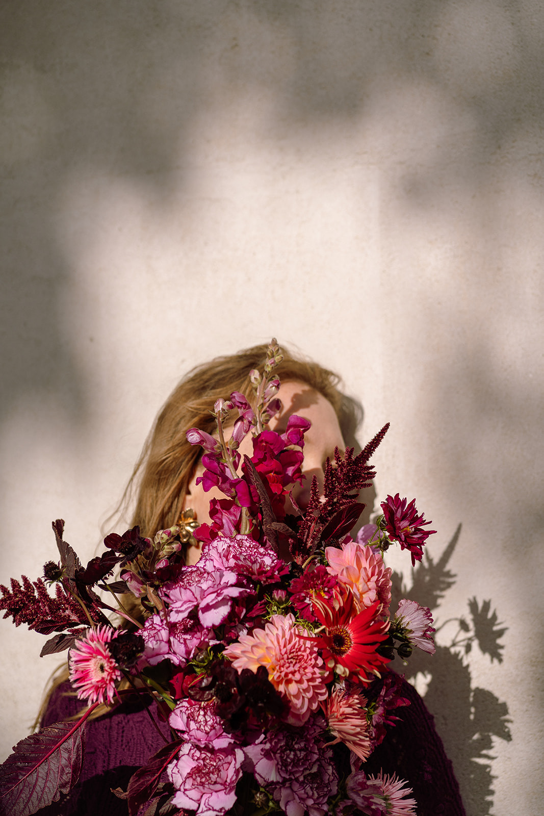 portrait artistique avec des fleurs de Motoutcourt