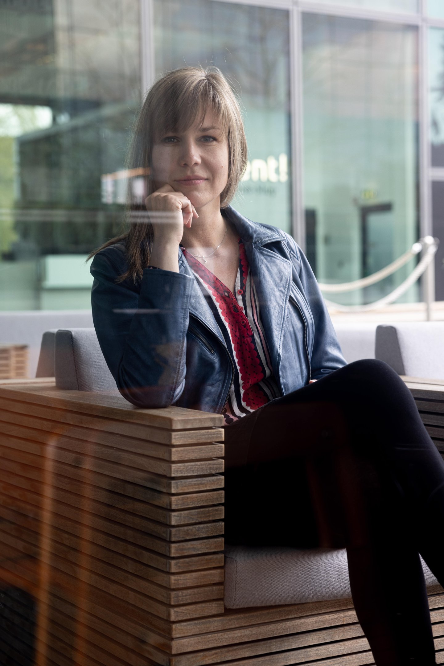 Porträt von Stine Nehrmann, Moderatorin mit Fokus auf Kultur - vielseitig, vorbereitet, empathisch