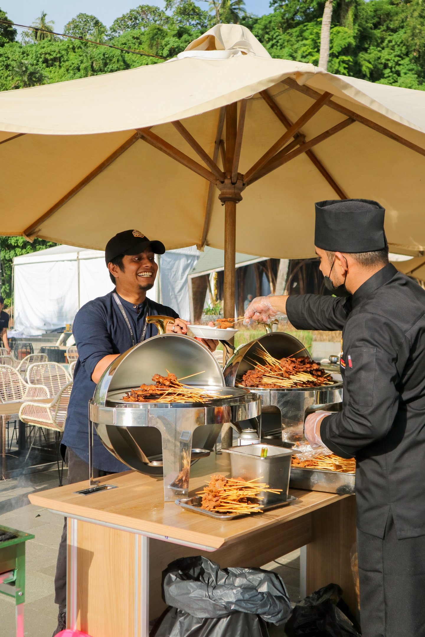 live-cooking-sate-padang