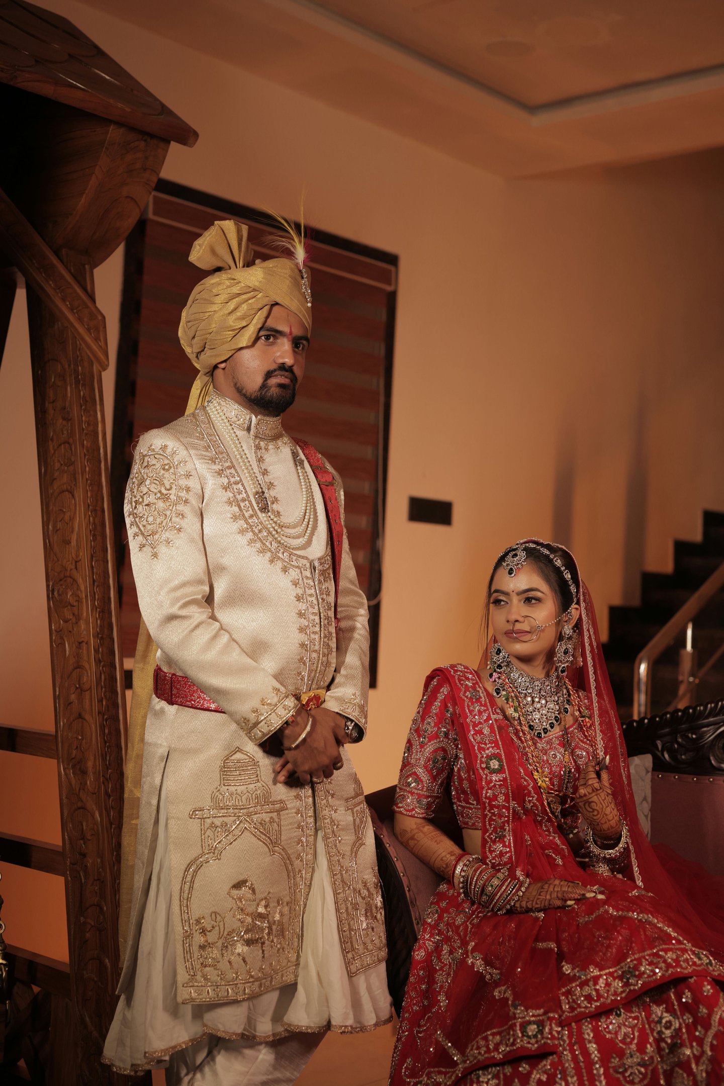 rd-bridal-makeup-vadodara-elegant-bride-groom-golden-light-bridal-portrait-gujarat.jpg