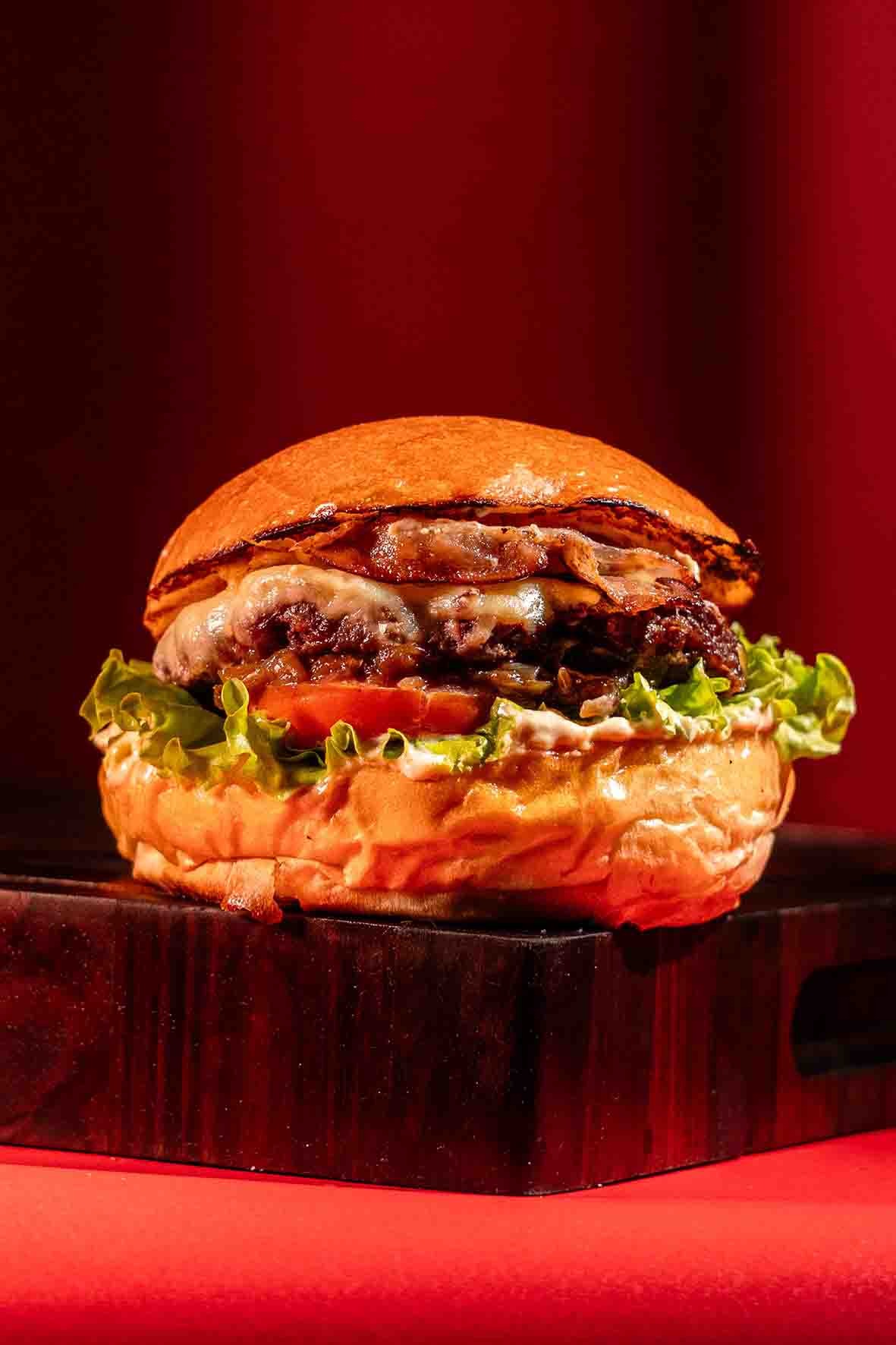 Hamburguesa La Mentirosa en Rustic la Tebaida Quindío