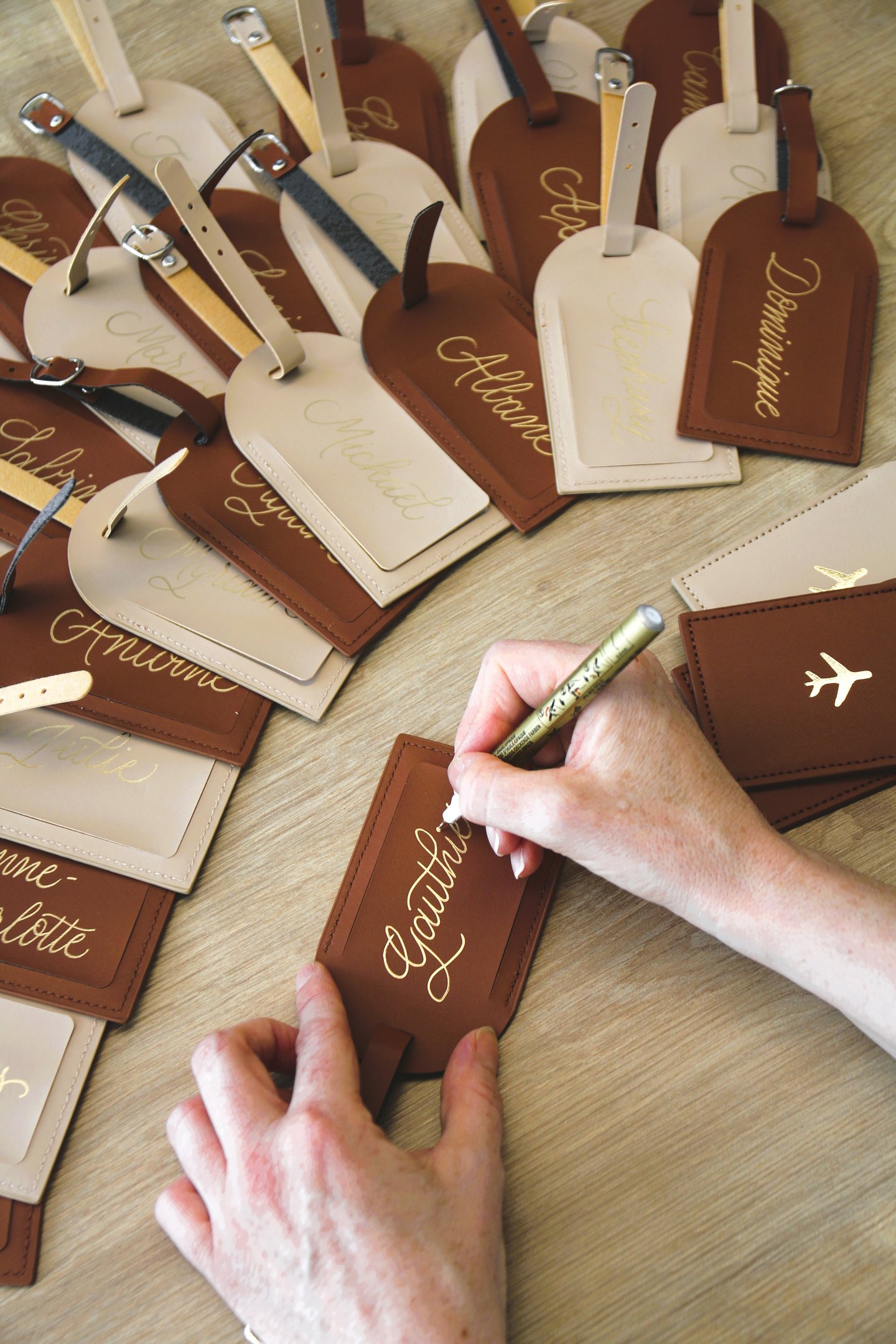 writing on luggage tags