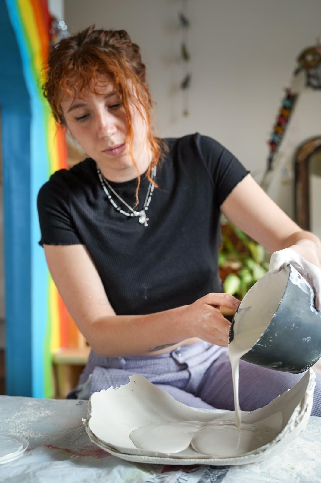 May qui coule du platre dans un moule - Moulage intime Bordeaux