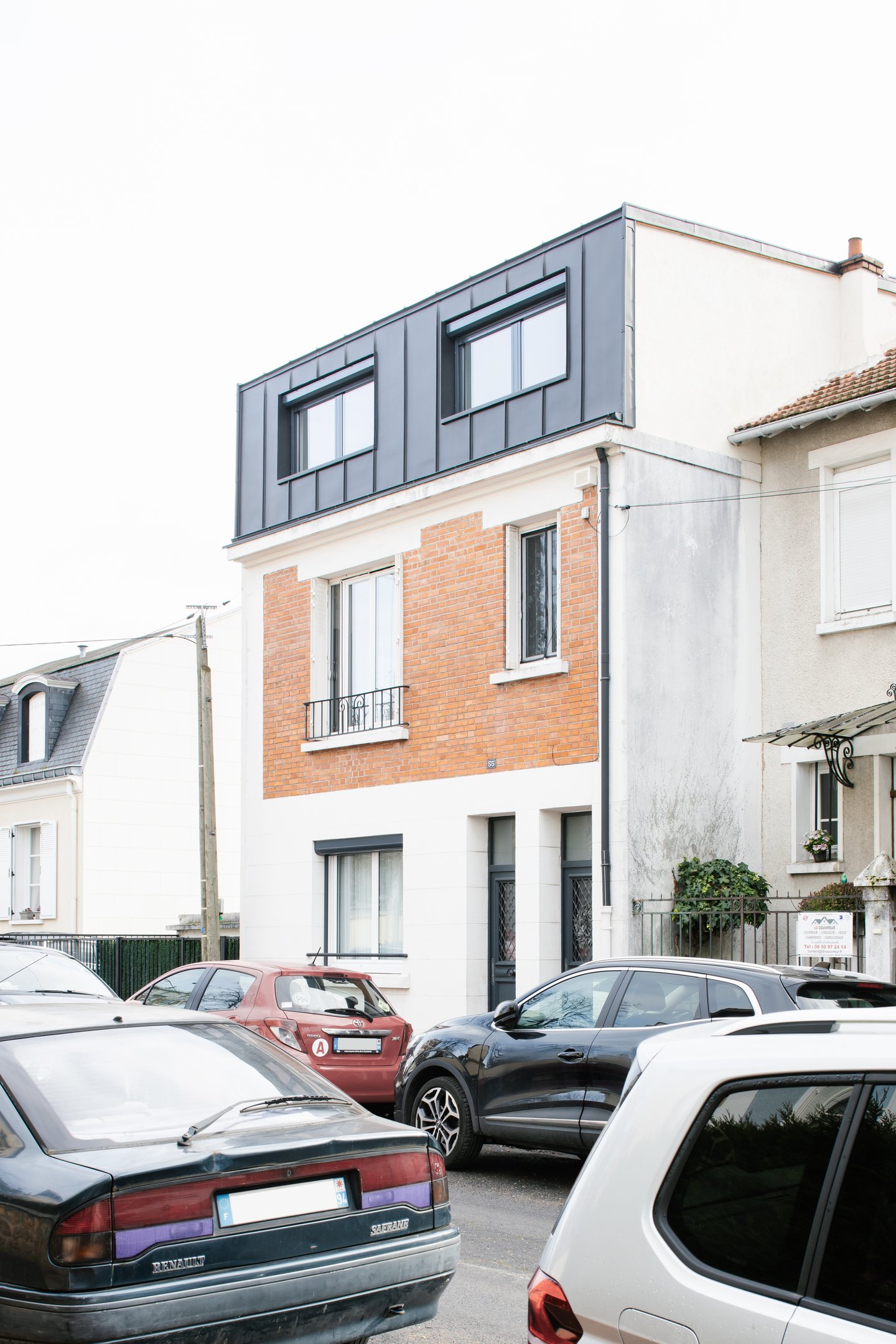 Surelevation of a house with zinc