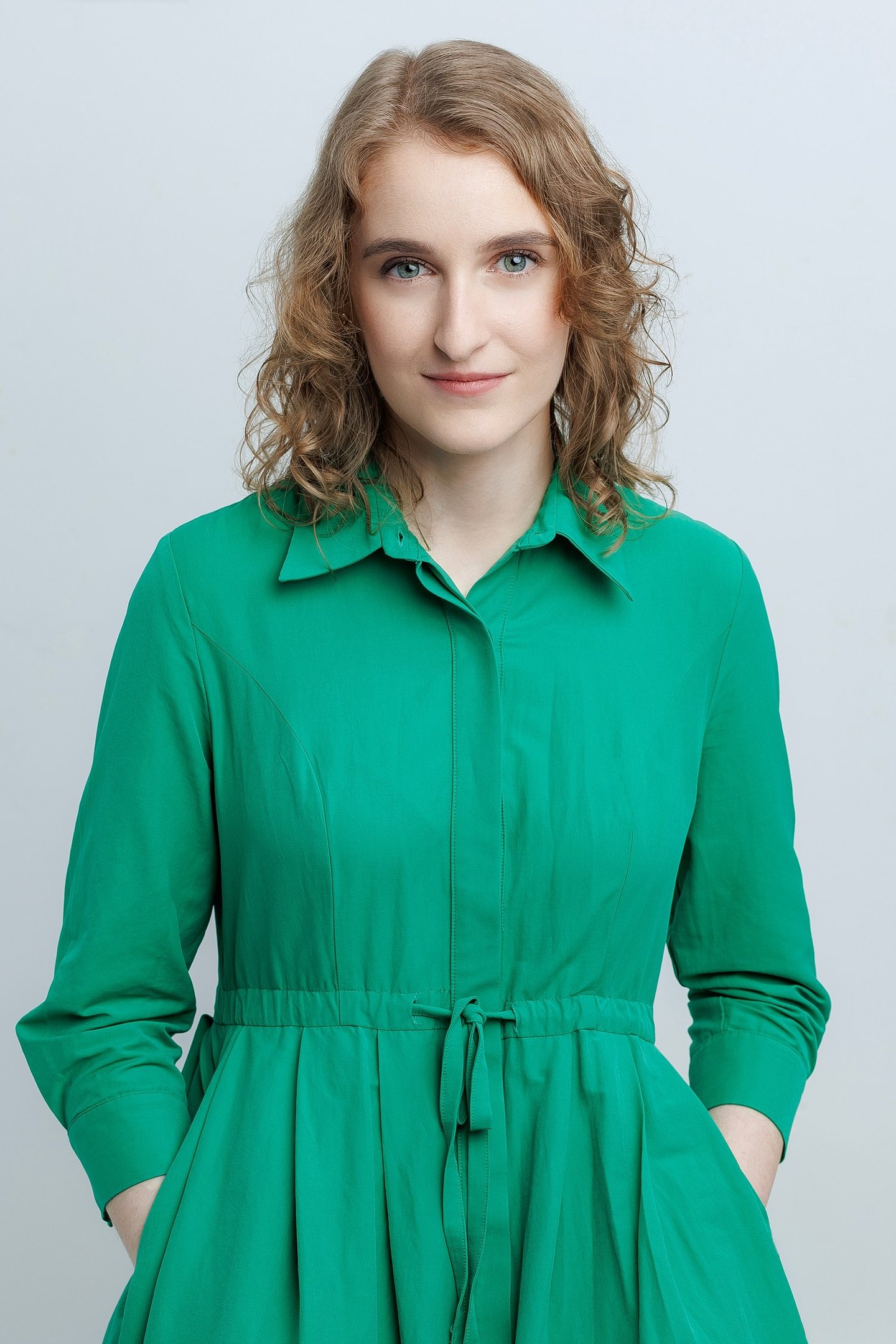 psychologist with green dress